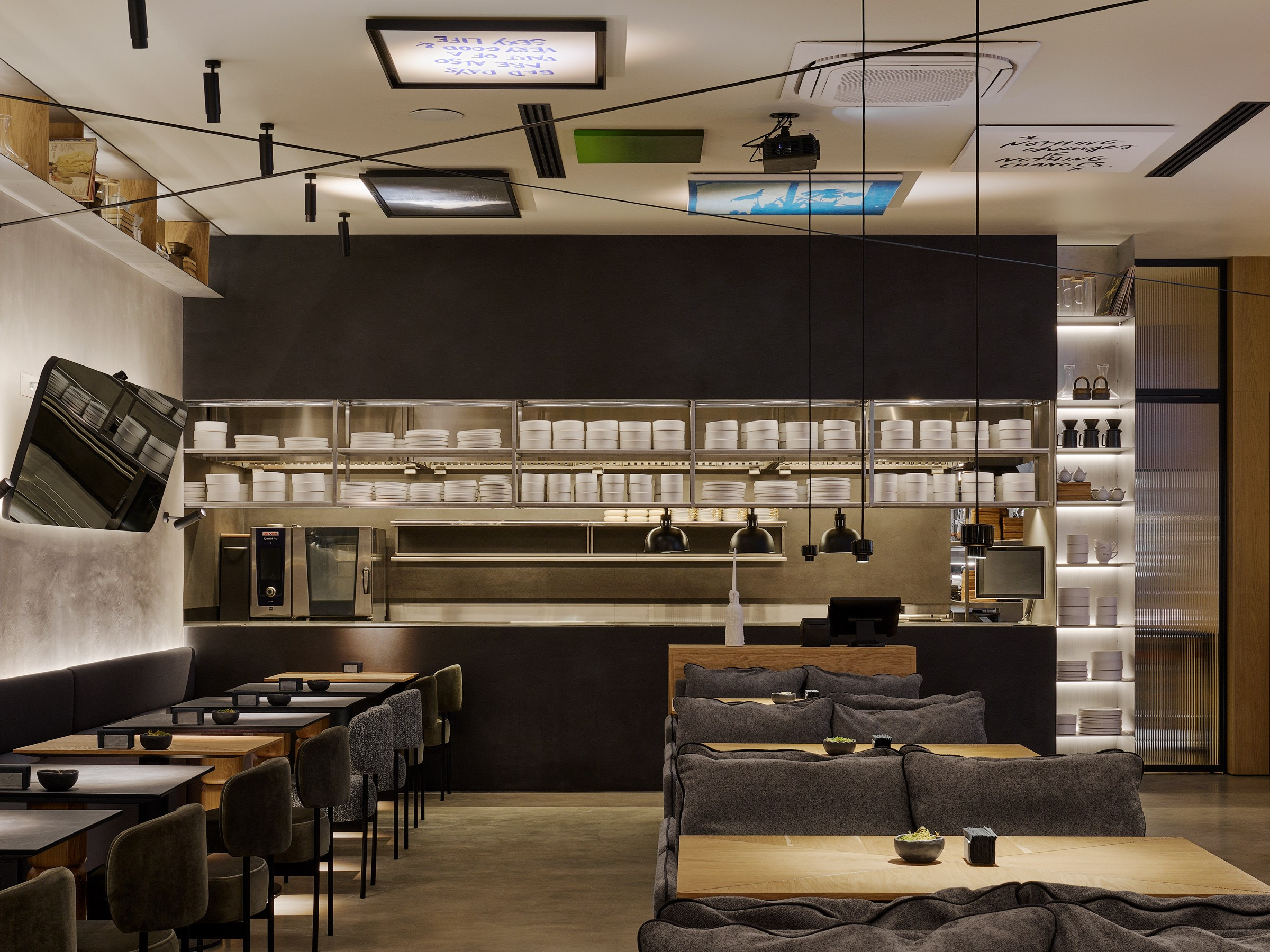 Hello Coffee | RUDA project, Красноярск, 2026. Интерьерный фотограф в Красноярске Владимир Барабаш
