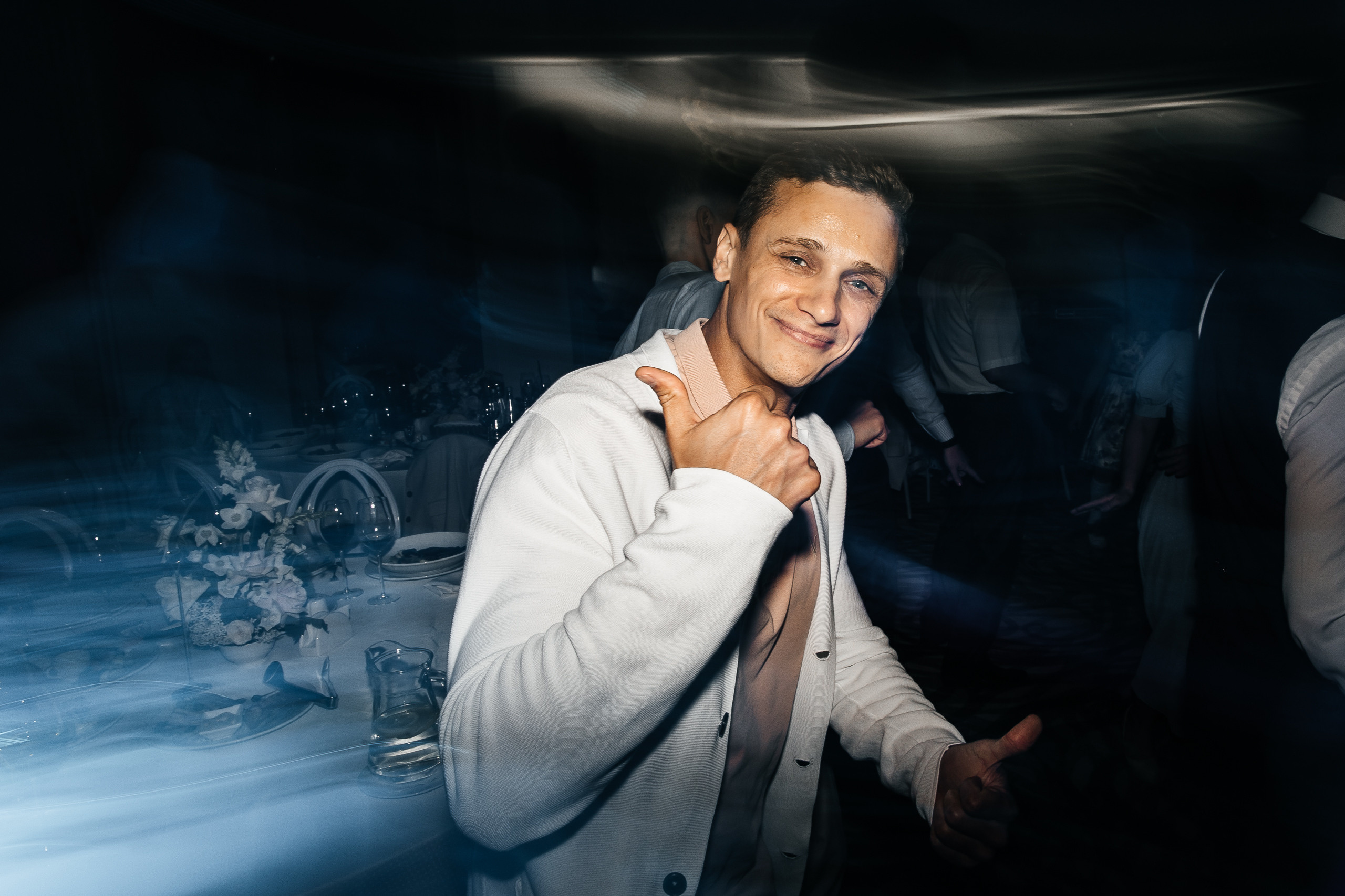 Здравствуйте! Я&nbsp;свадебный фотограф из&nbsp;Ульяновска, работаю в&nbsp;том числе по&nbsp;всей России и&nbsp;с&nbsp;выездом за&nbsp;границу. Снимаю свадьбы, lovestory, корпоративы, светский репортаж. Провожу обучение по&nbsp;фотографии, мастер-классы и&nbsp;воркшопы для других фотографов.