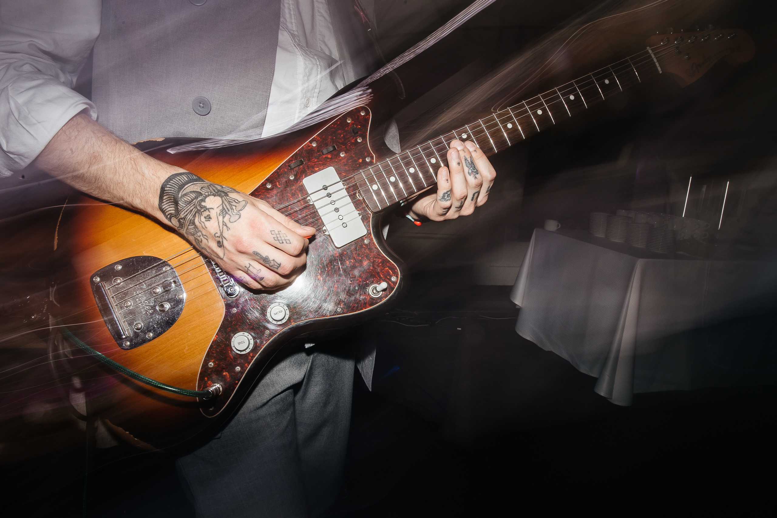 Здравствуйте! Я&nbsp;свадебный фотограф из&nbsp;Ульяновска, работаю в&nbsp;том числе по&nbsp;всей России и&nbsp;с&nbsp;выездом за&nbsp;границу. Снимаю свадьбы, lovestory, корпоративы, светский репортаж. Провожу обучение по&nbsp;фотографии, мастер-классы и&nbsp;воркшопы для других фотографов.