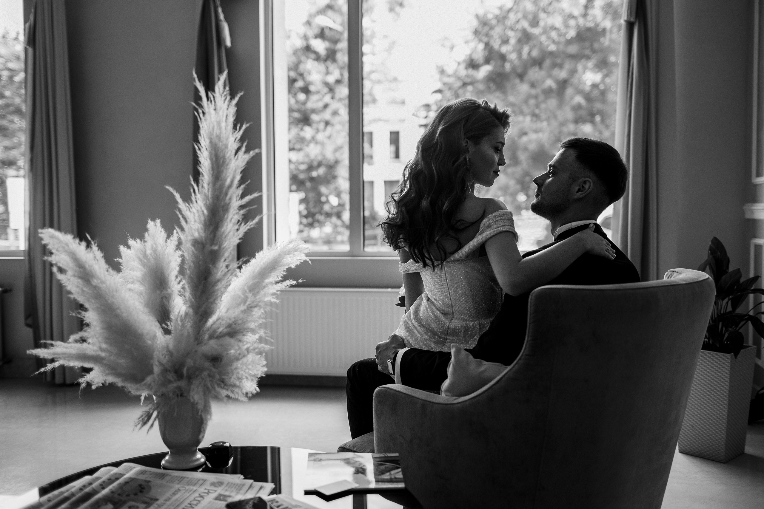 Здравствуйте! Я&nbsp;свадебный фотограф из&nbsp;Ульяновска, работаю в&nbsp;том числе по&nbsp;всей России и&nbsp;с&nbsp;выездом за&nbsp;границу. Снимаю свадьбы, lovestory, корпоративы, светский репортаж. Провожу обучение по&nbsp;фотографии, мастер-классы и&nbsp;воркшопы для других фотографов.