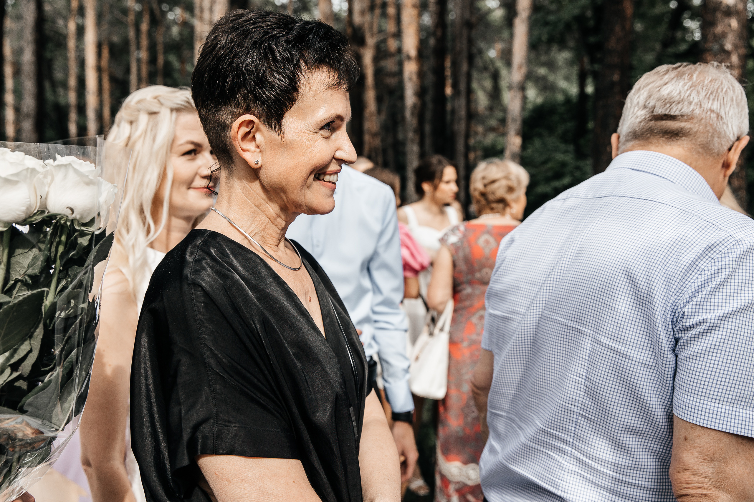 Здравствуйте! Я&nbsp;свадебный фотограф из&nbsp;Ульяновска, работаю в&nbsp;том числе по&nbsp;всей России и&nbsp;с&nbsp;выездом за&nbsp;границу. Снимаю свадьбы, lovestory, корпоративы, светский репортаж. Провожу обучение по&nbsp;фотографии, мастер-классы и&nbsp;воркшопы для других фотографов.