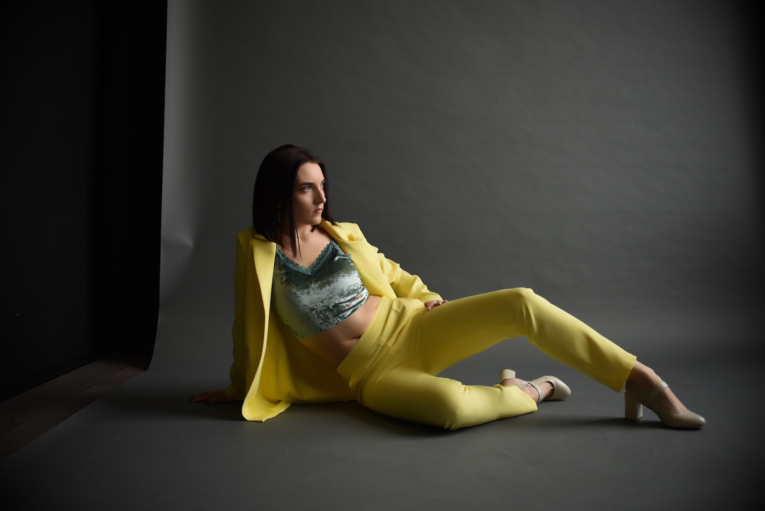 Индивидуальная студийная. Свадебный, семейный, детский, контент фотограф в Омске Максим Ильин