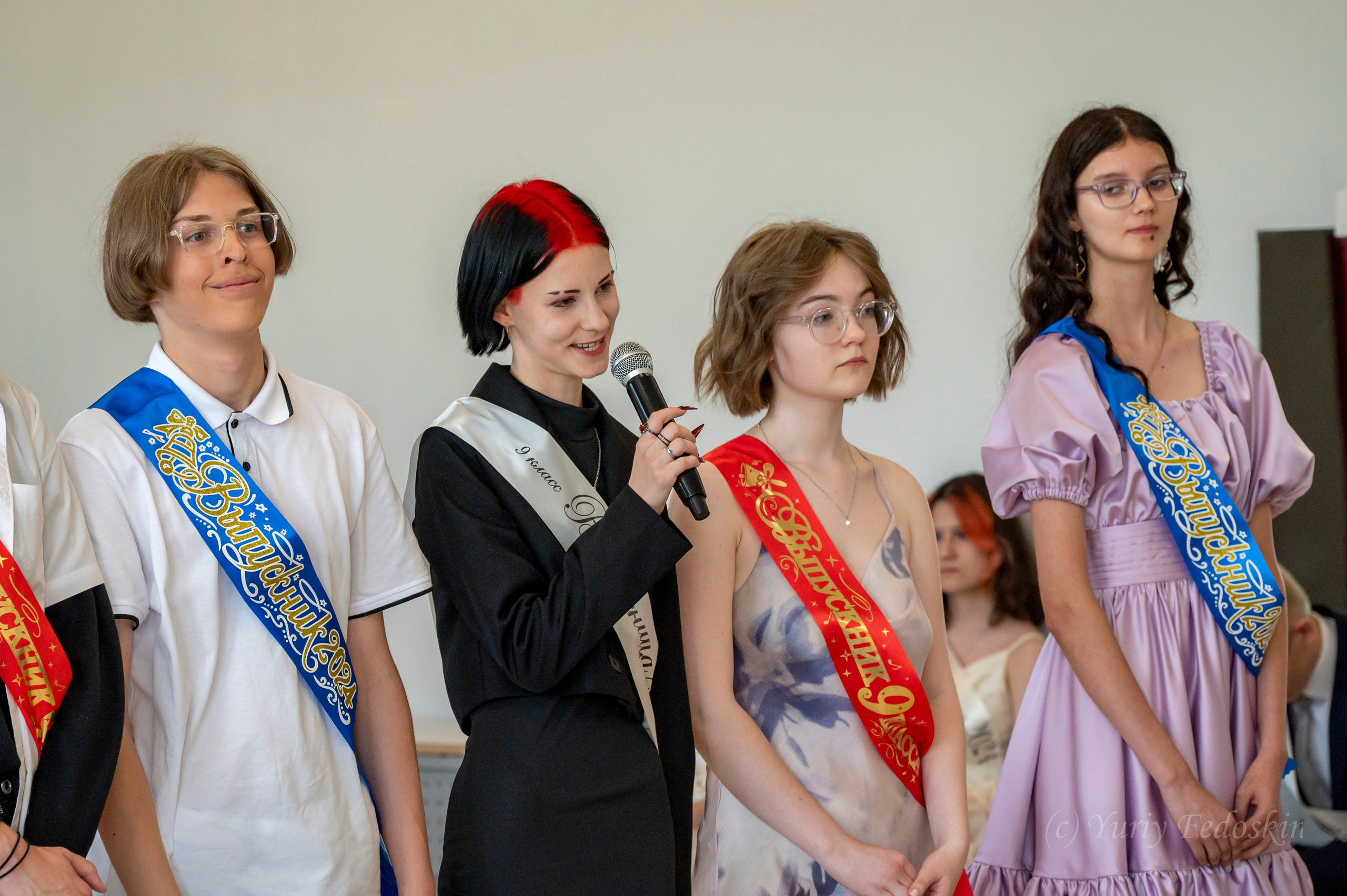 Репортаж о выпускном 9 классов в школе № 7 города Королёва, 26.06.24г. Профессиональный фотограф интерьеров в Москве Юрий Федоскин