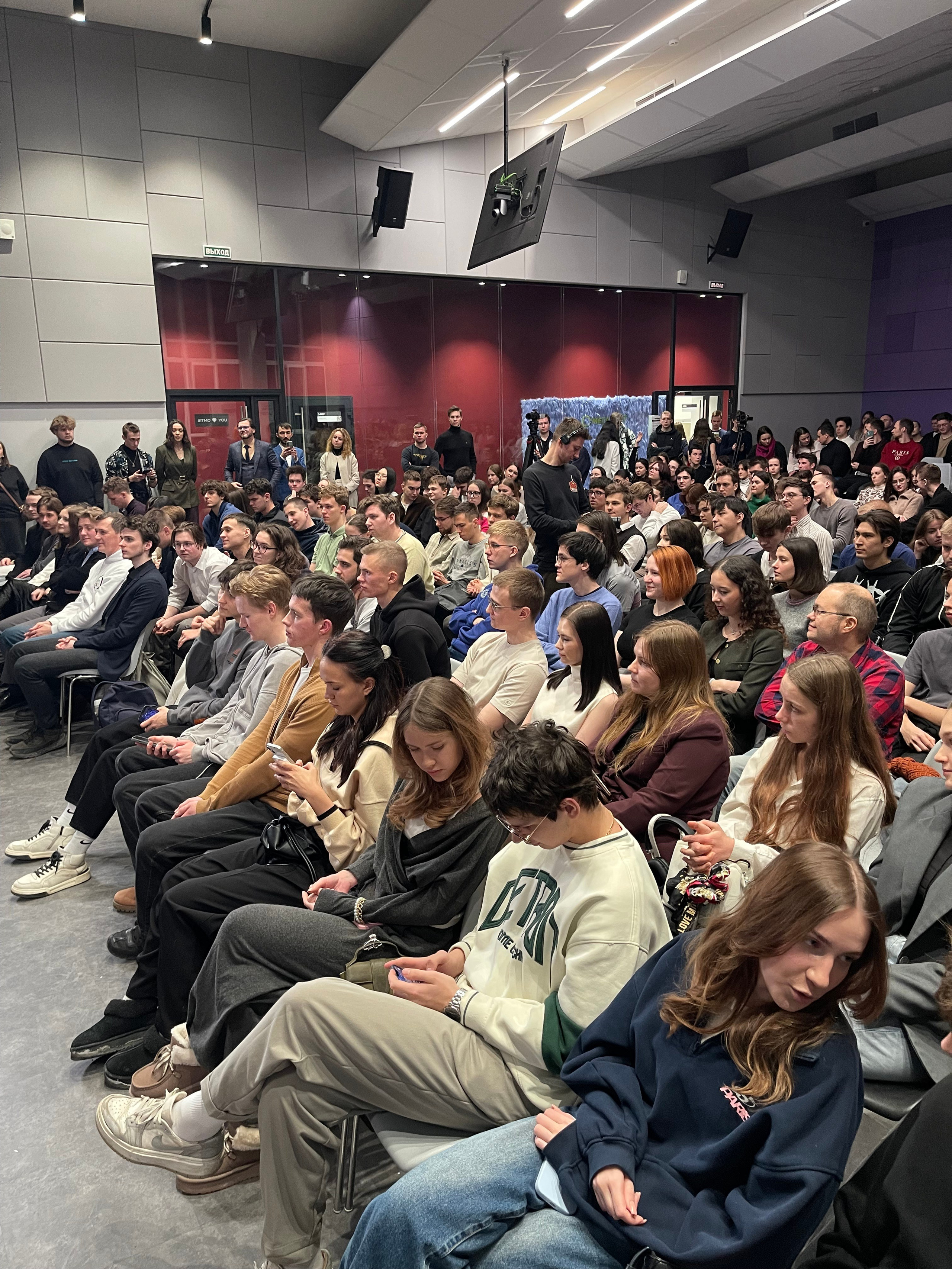 Альберт Суфияров в ITMO Business Community — встреча с предпринимателем. Репортажный фотограф в Москве Сергей Мирошников