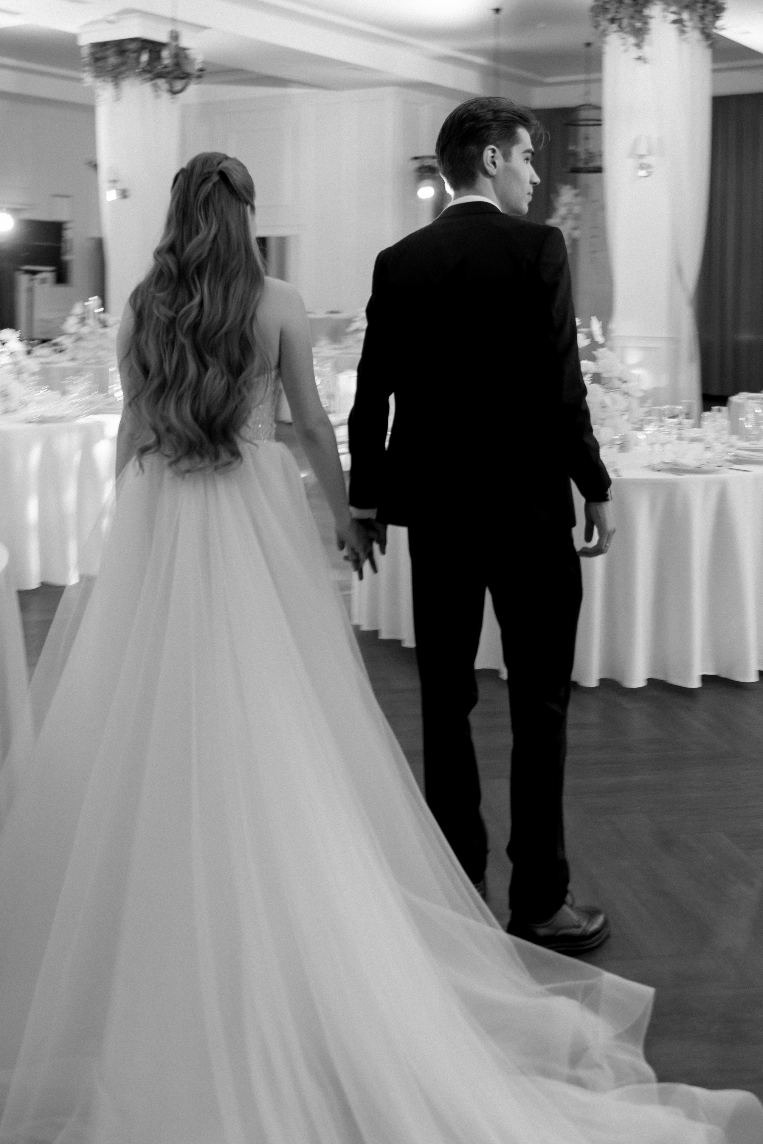 СВАДЕБНАЯ СЬЕМКА СБОРОВ В ОТЕЛЕ И ВЫЕЗД НА ЦЕРЕМОНИЮ (СНЯТО В СИБИРЕ В НИЖНЕВАРТОВСКЕ). Профессиональный фотограф, Санкт-Петербург — Виктория Богомолова