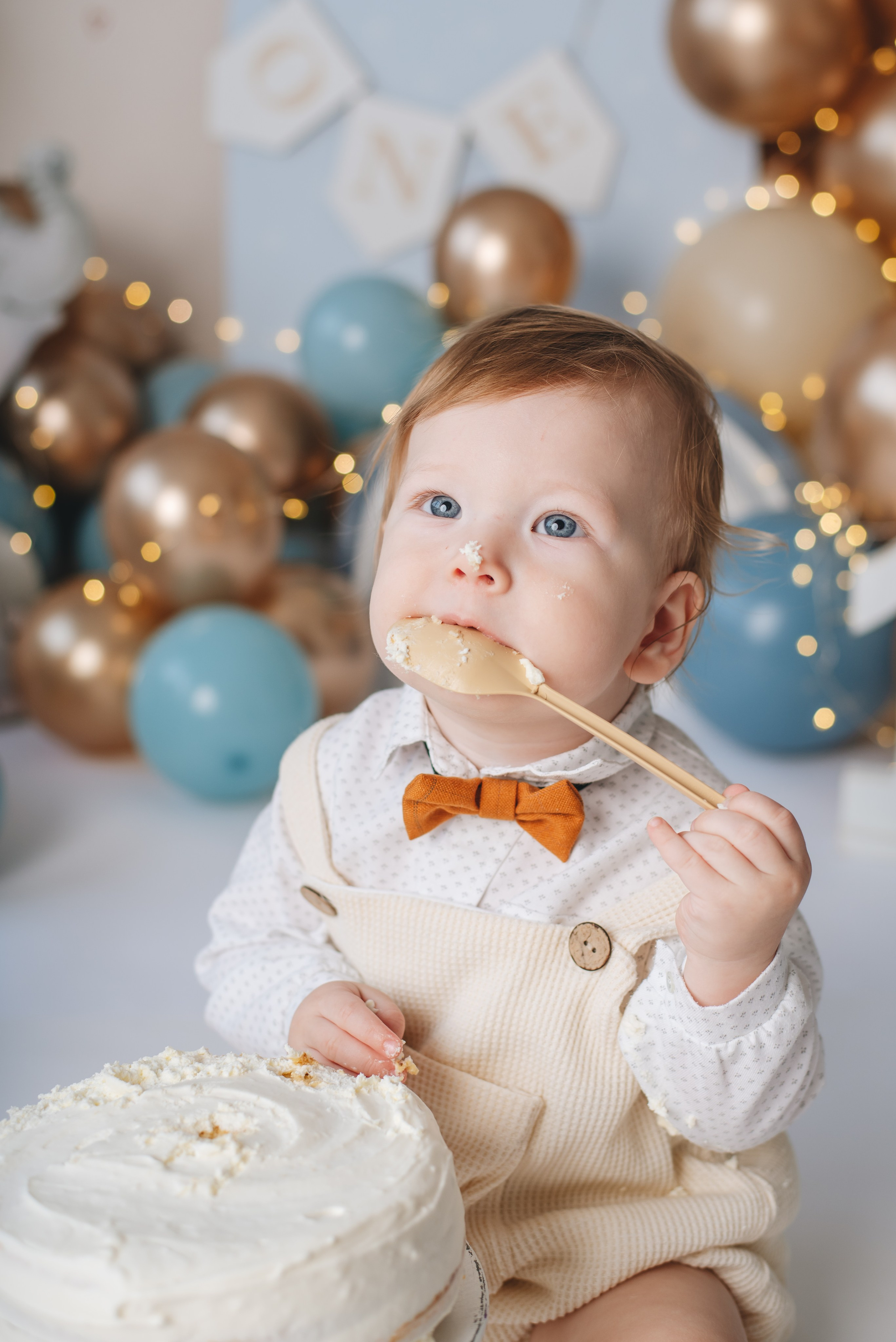 Первый тортик. Детский фотограф Ольга Жубрина