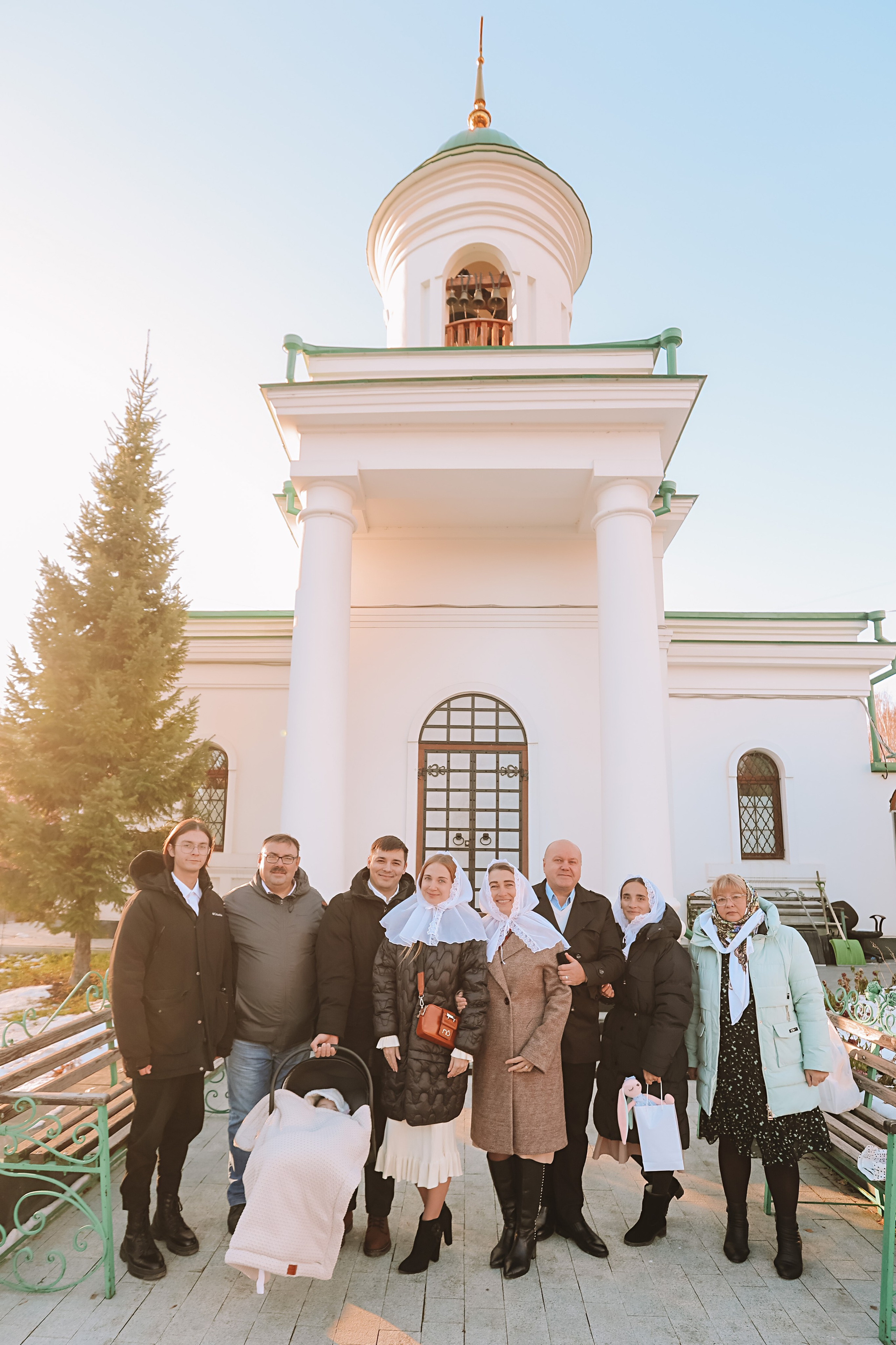 Крещение круглая церковь. Семейный фотограф Тюмень, фотограф на роды Салмина Мария