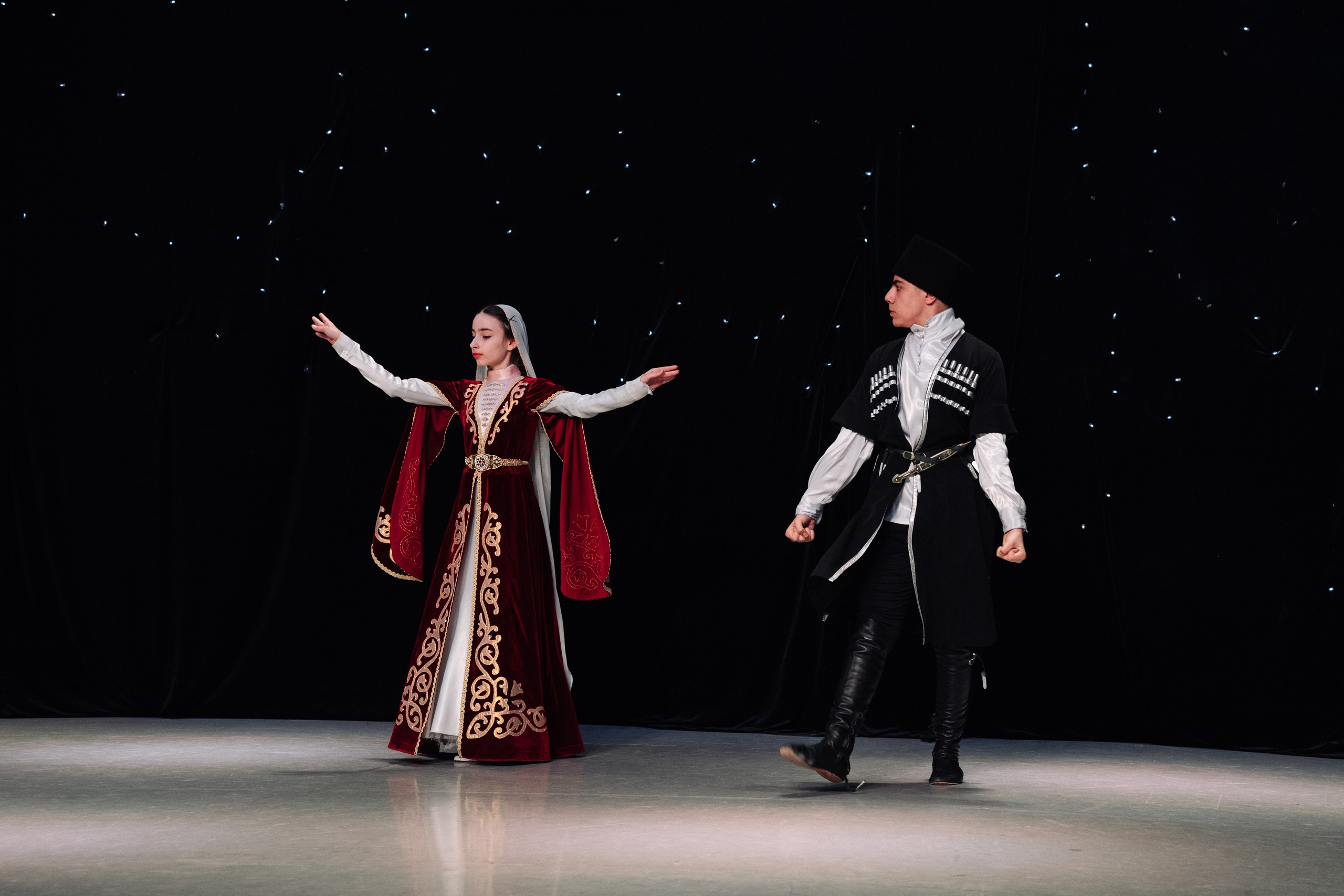 Благотворительный концерт в помощь Артему Сардаряну. Фотограф Артем Севостьянов. Профессиональная фотосъемка в Ногинске, Москве, Московской области и за границей