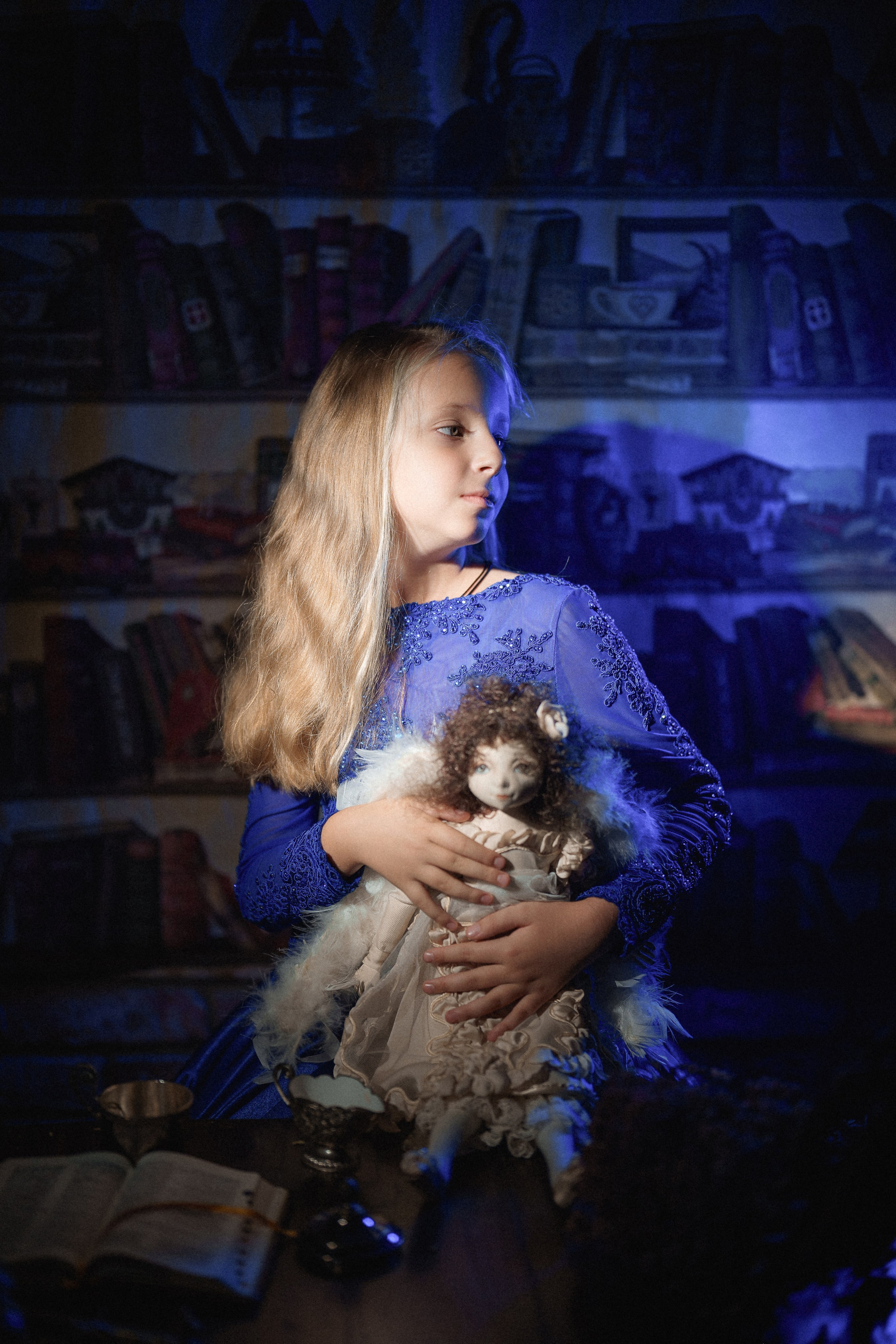 Примеры стилизации портретов и нестандартного света. Фотограф Олег Сотник