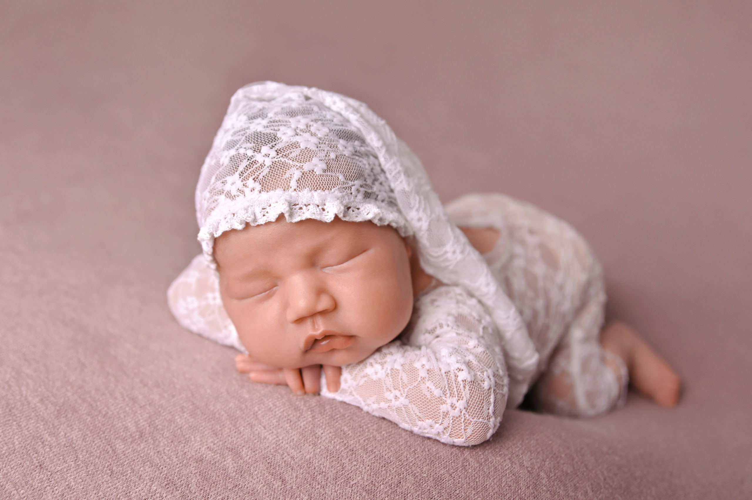 Фотосессия Дара ньюборн. Фотограф Новорожденных и семейный Элла Огай г. Сатпаев