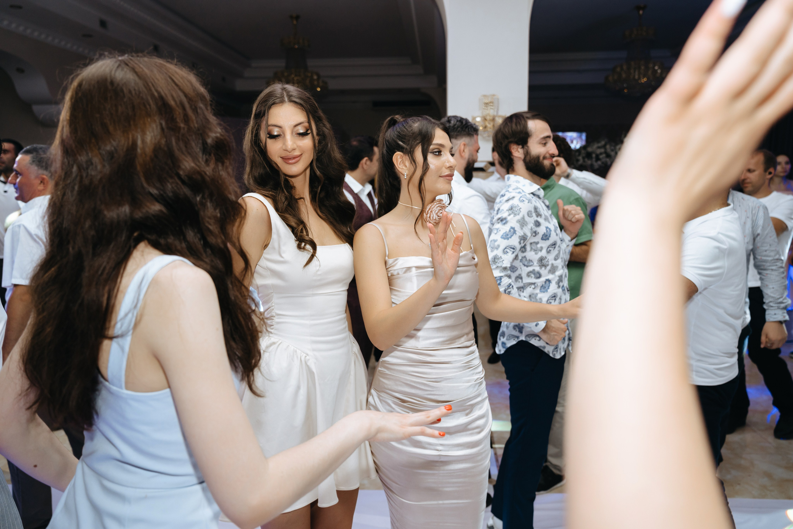 Артем и Лусине. Свадебный фотограф Красноярск Вязьминова Мария