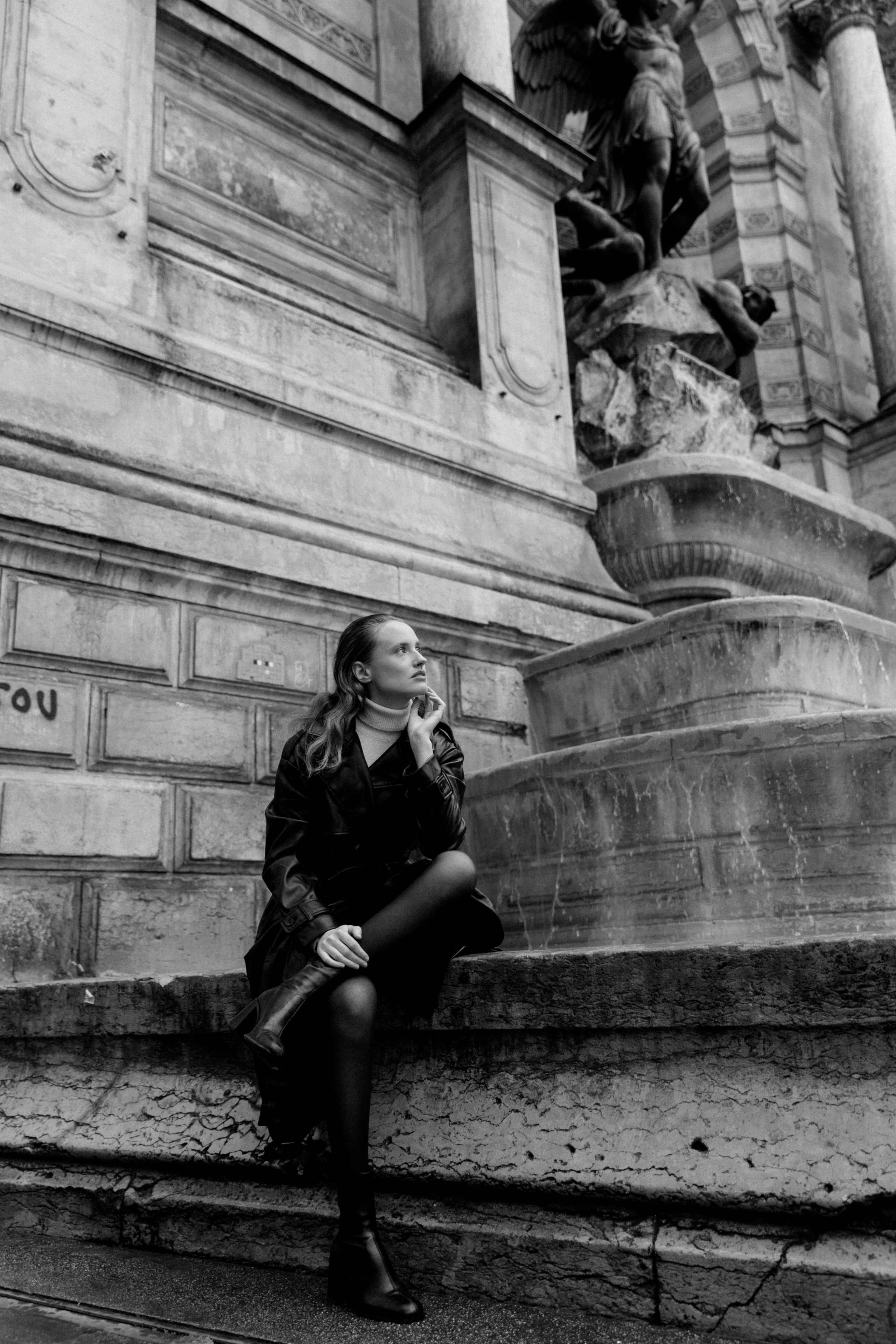 Femme fatale. Photographer in Paris