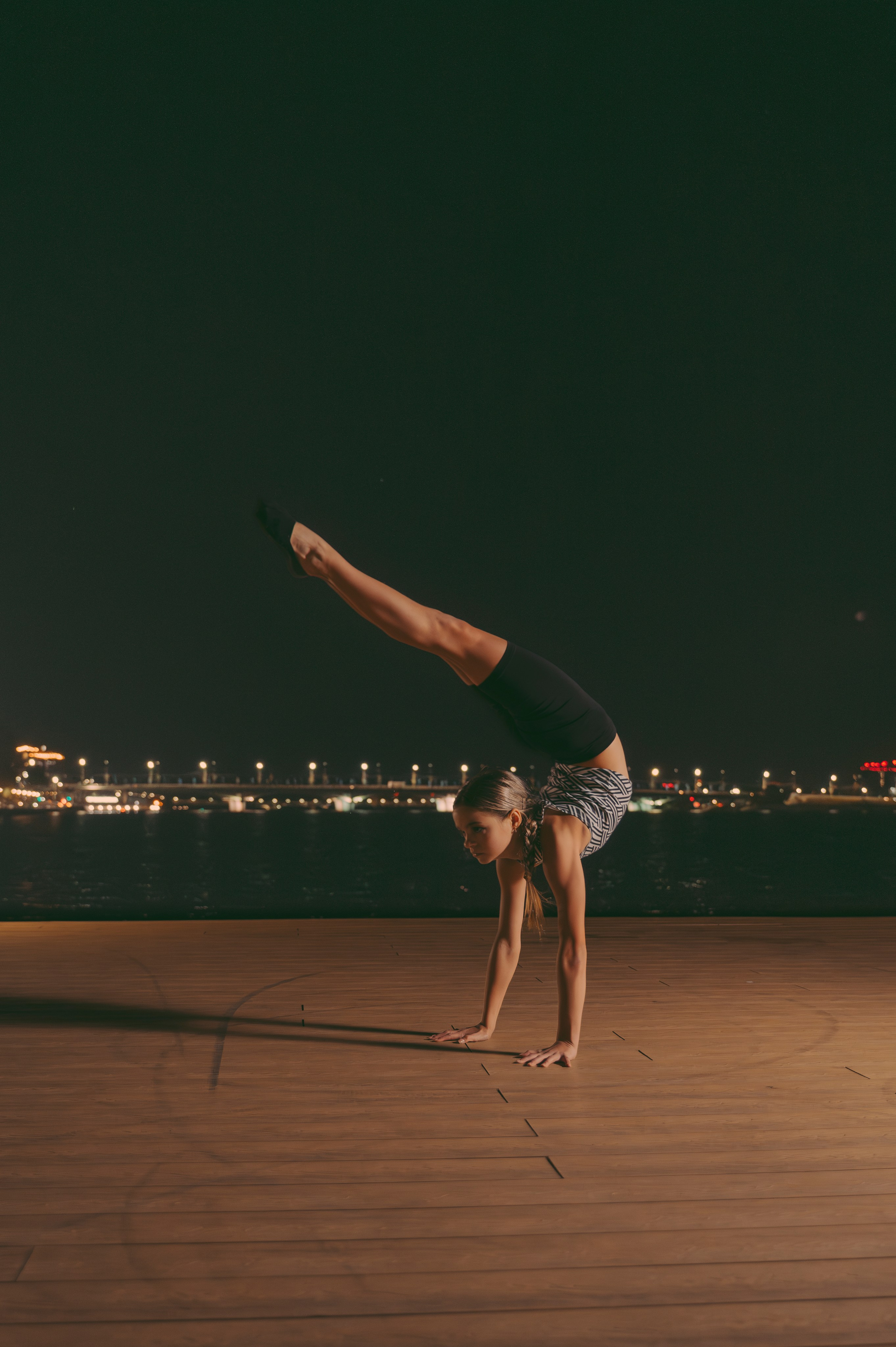 Съёмка EnDehors в вечернем городе. Фотограф Сергей Дружков (Воронеж / Липецк)
