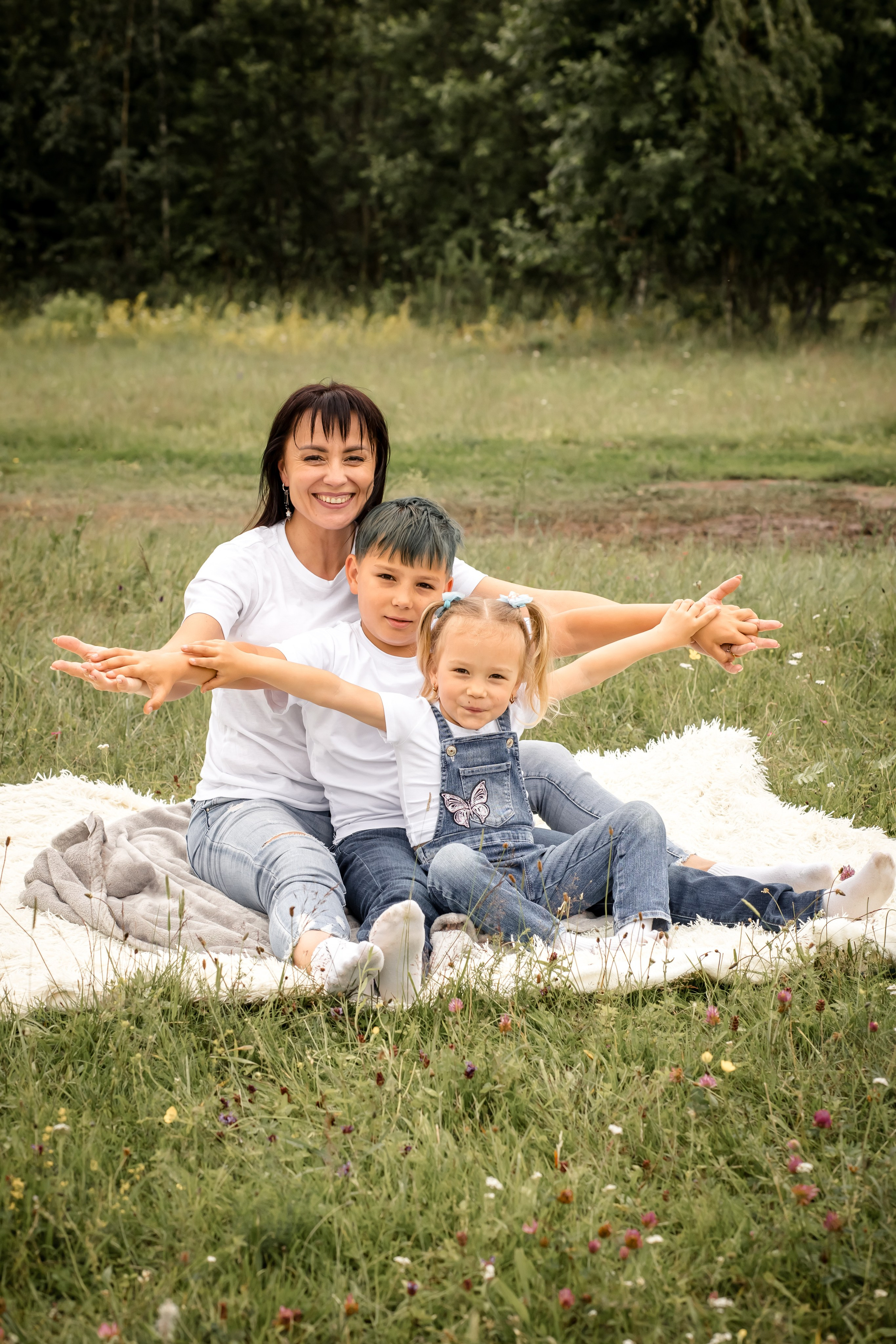 Катя с детками