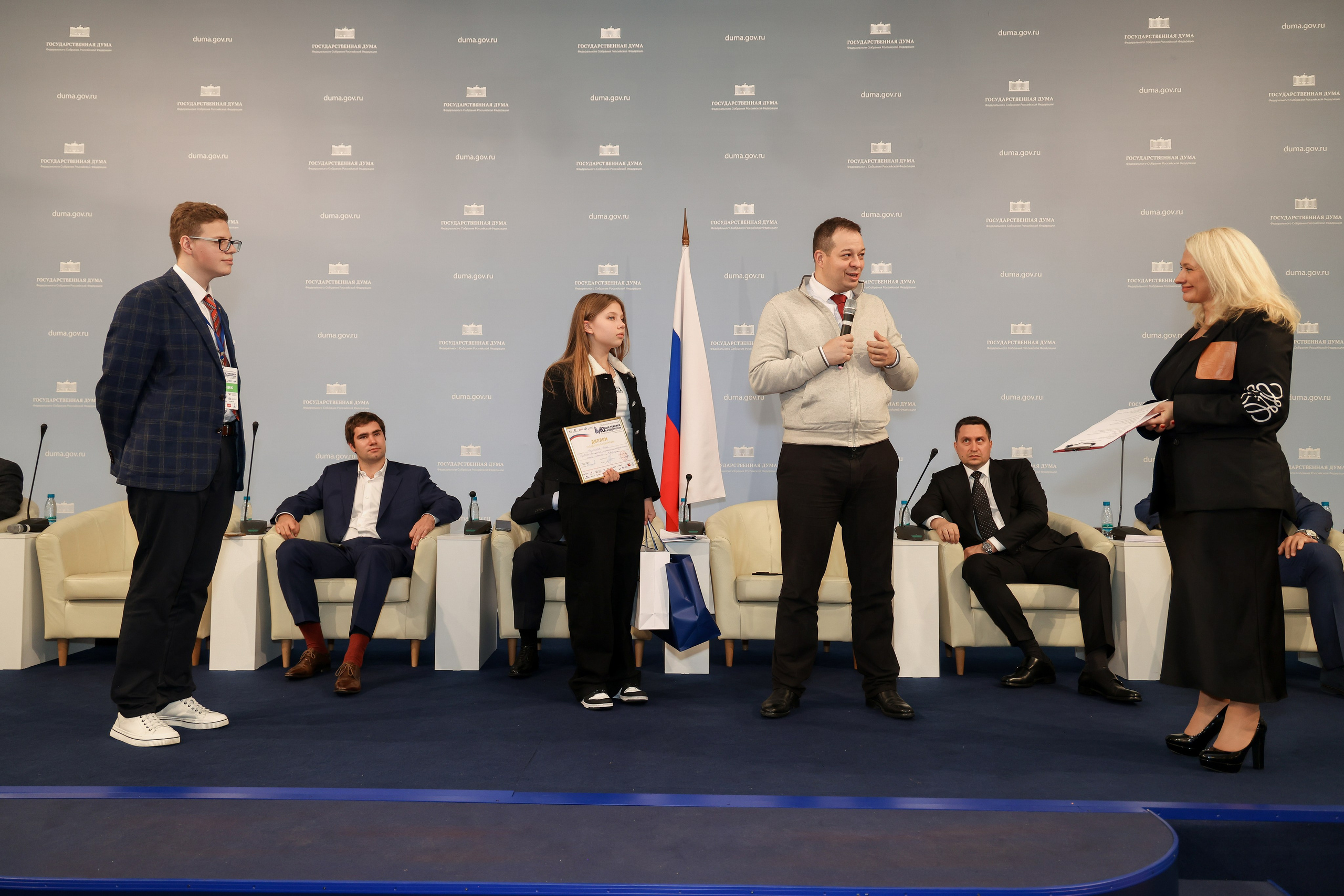 Государственная дума «Юные техники и Изобретатели». Фотограф Антон Чупринин