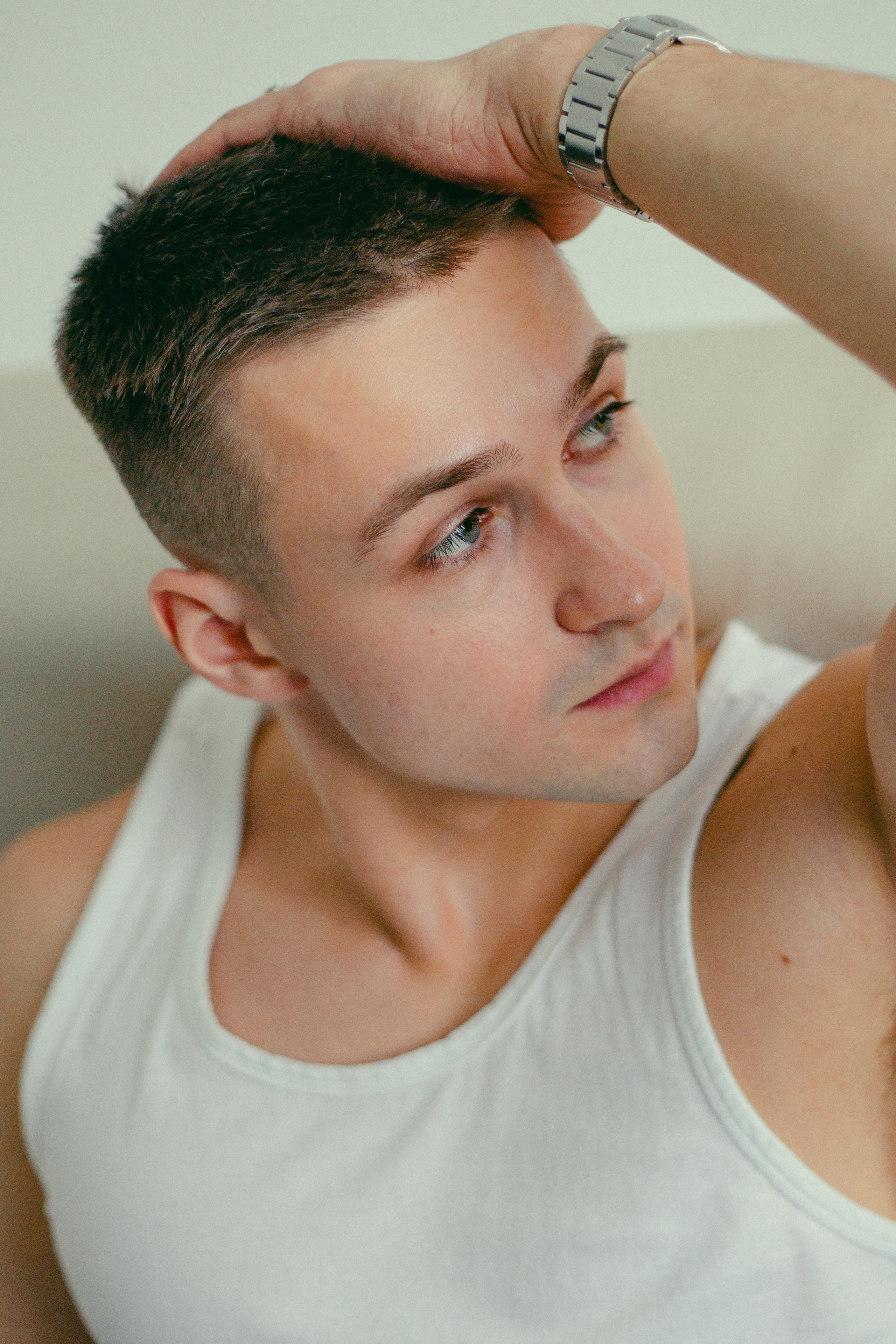 Артем, 185 см, 50-52 р-р. KED Production — продакшн из СПб. Создаём фото, видео и контент, который помогает брендам и селлерам продавать больше