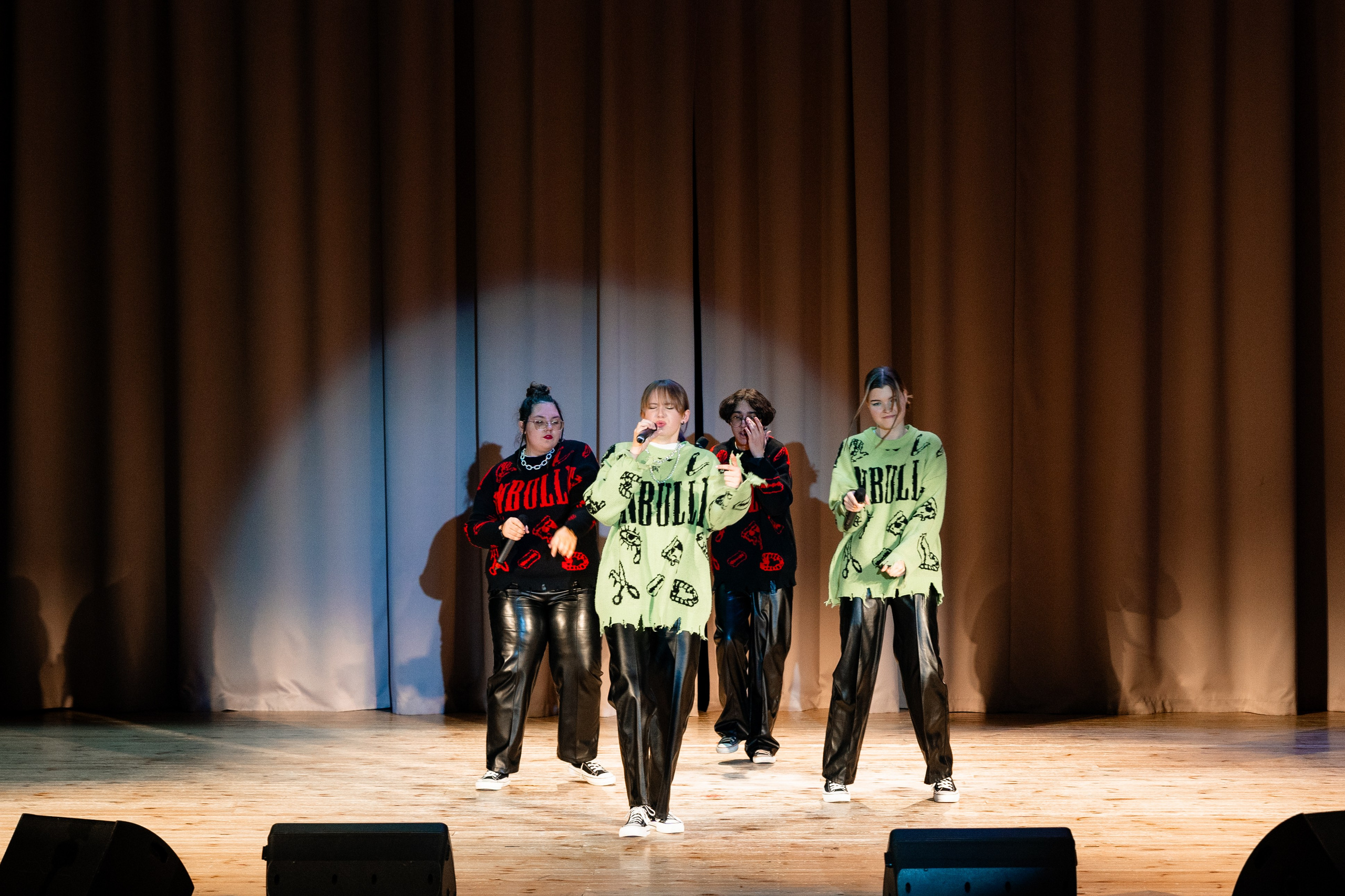 Концерт ДК Буривестник. Фотограф Никита Комаров