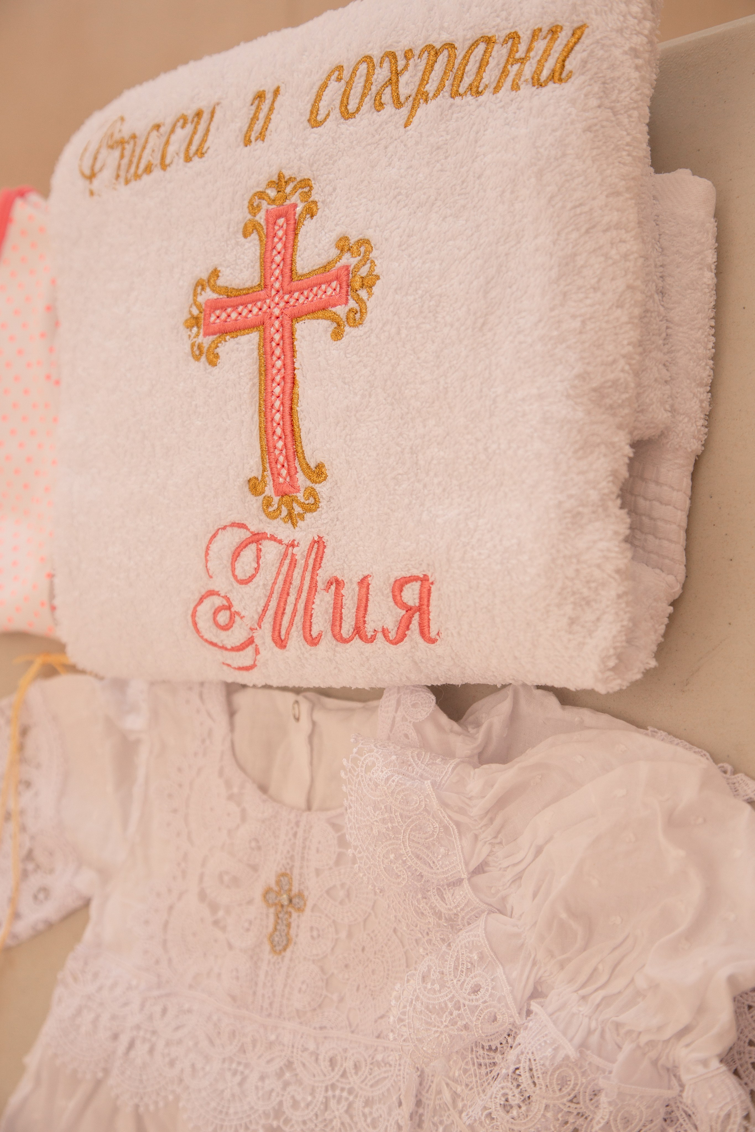 Крещение в храме апостола Симона Кананита в поселке Лоо. Семейный фотограф в Сочи, Лоо, Дагомысе, Вардане Кучумова Олеся