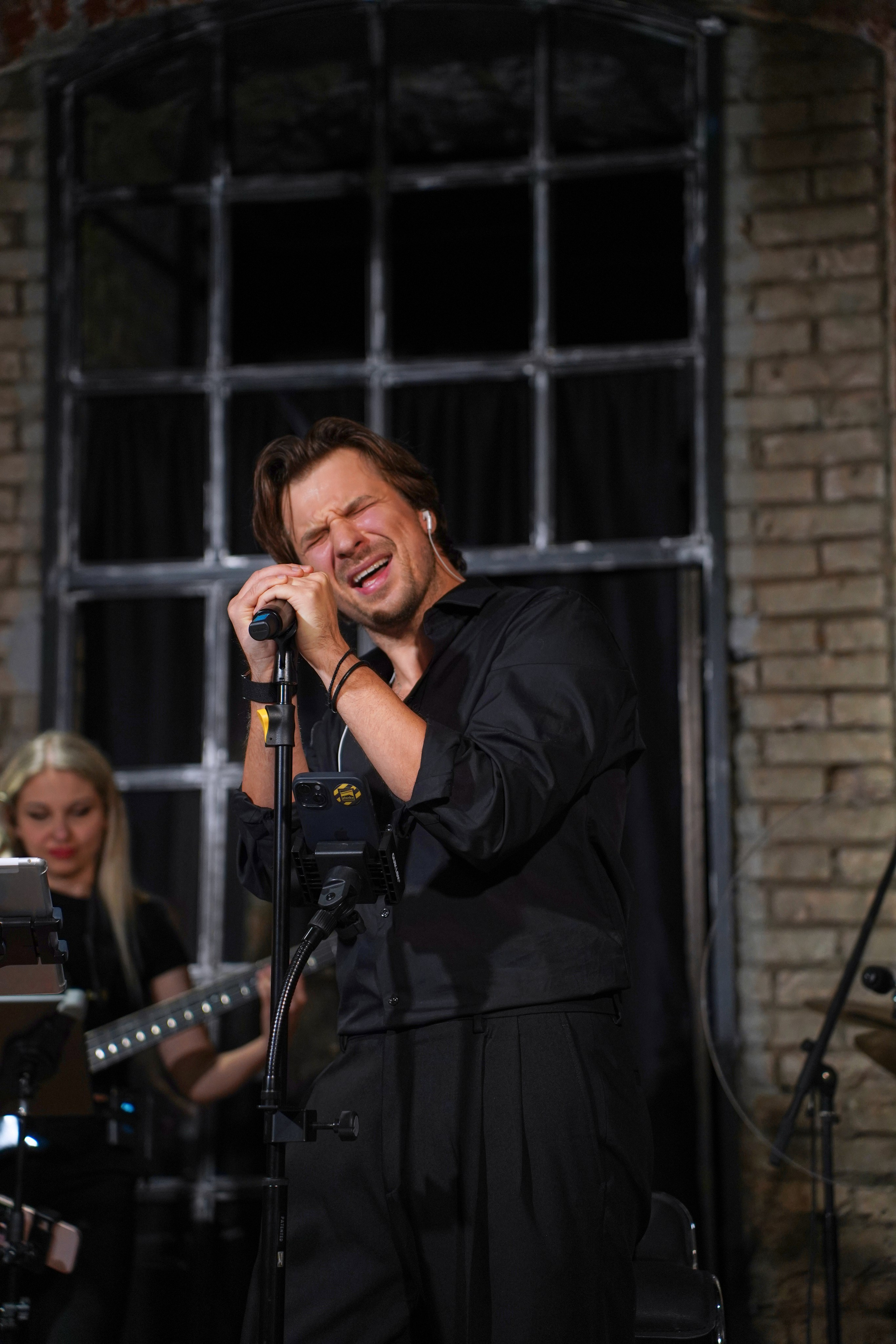 Концерт кавер группы. Фотограф