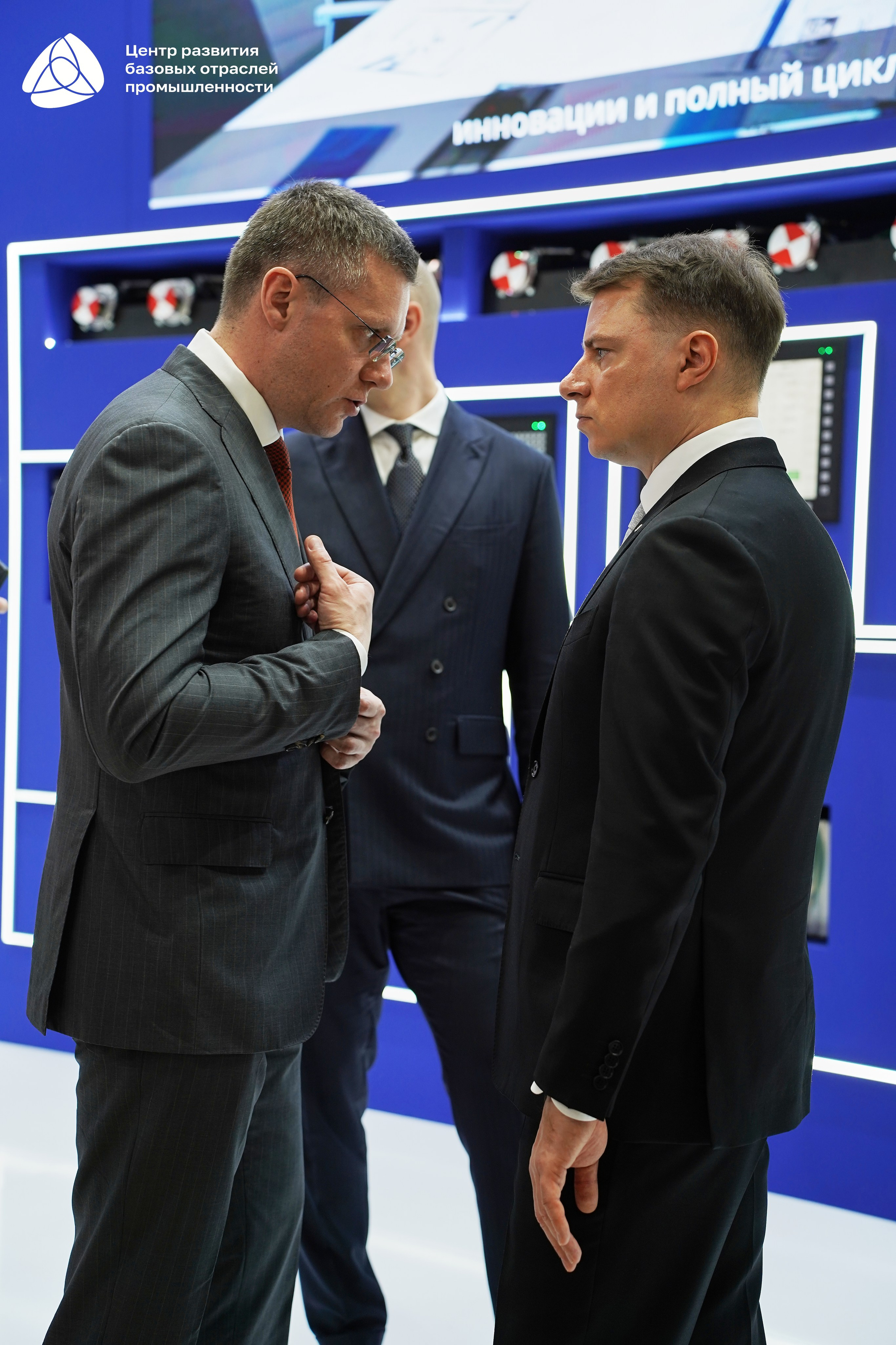 ЭКСПОЦЕНТР Алиханов. Фотограф