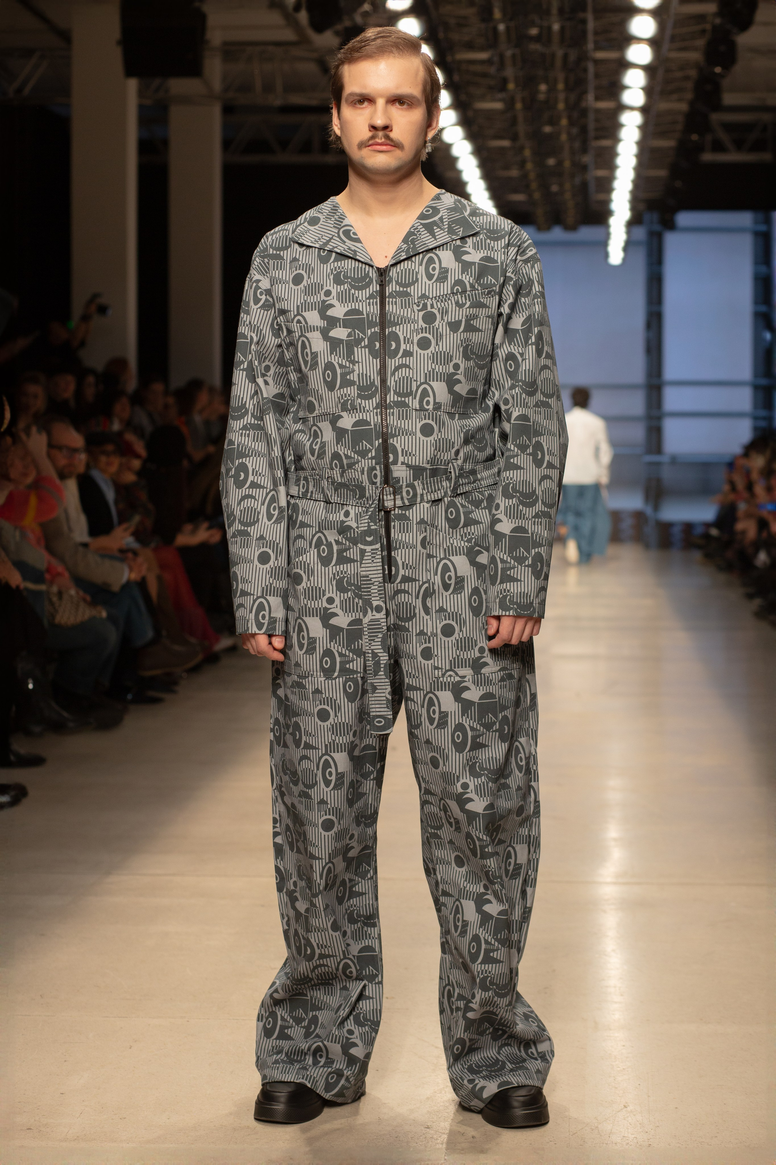 Reports from the Moscow Fashion Week shows. Neumann’s moon