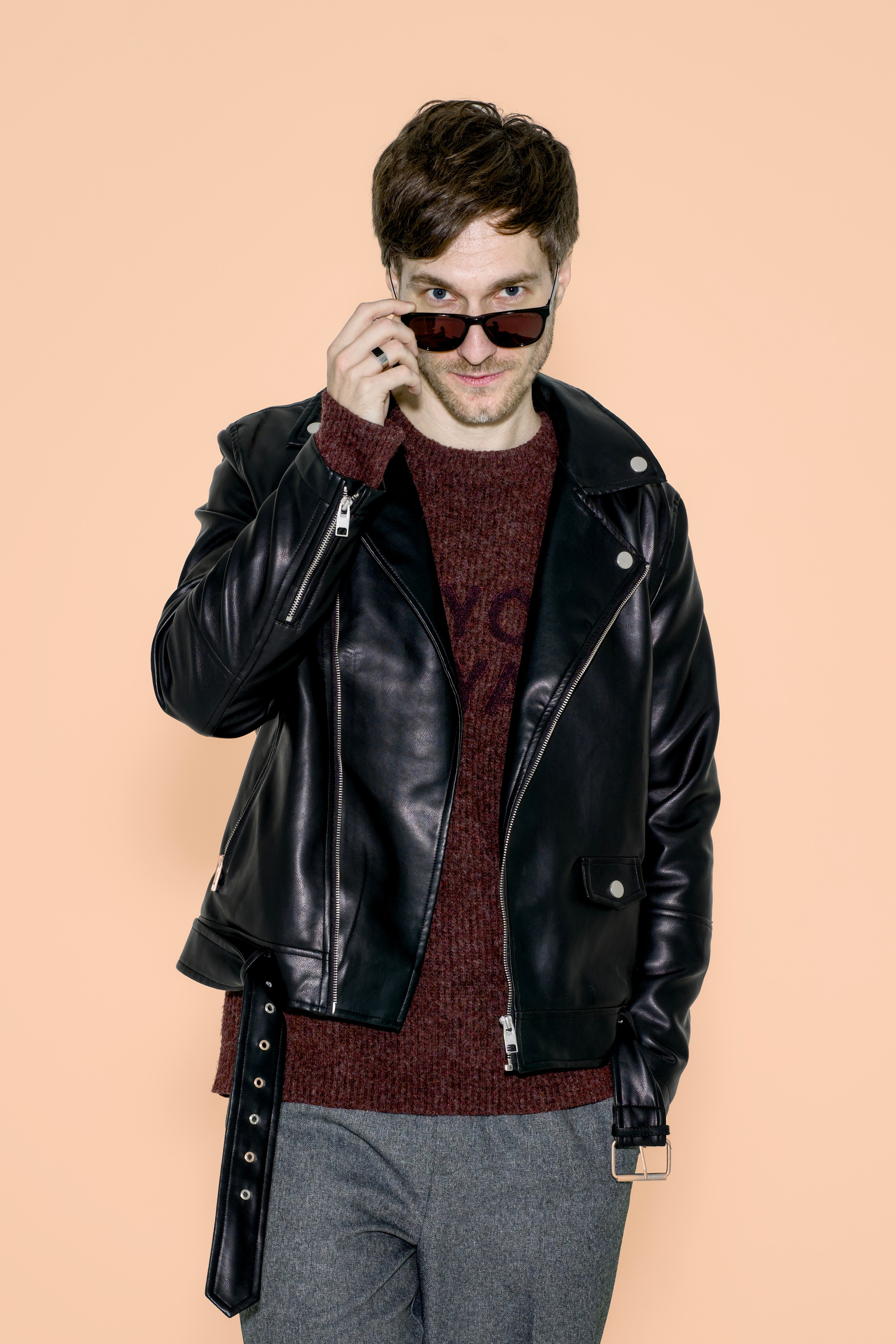 Мужской фотограф Курманаева Ирина Мужская фотосессия. Мужская съемка. прогулка по городу. Прогулка по Питеру. Мужские позы для фотосессий Мужской фотограф Фотосессия для парней