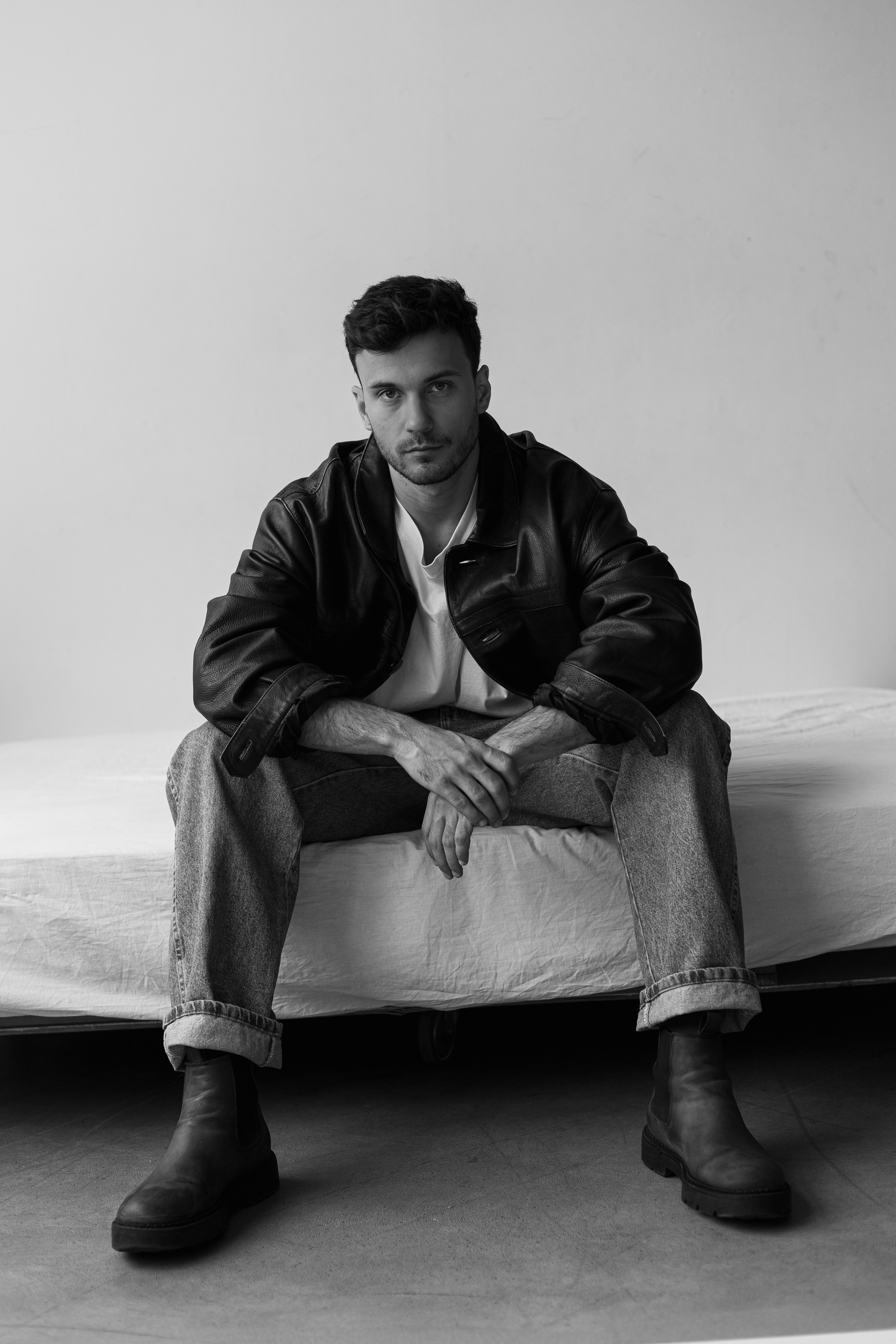 Портфолио Парня модели Глеб Русанду. Продакшен г. Москва съемка мужской одежды, мужские модели, фото и видео, организация под ключ