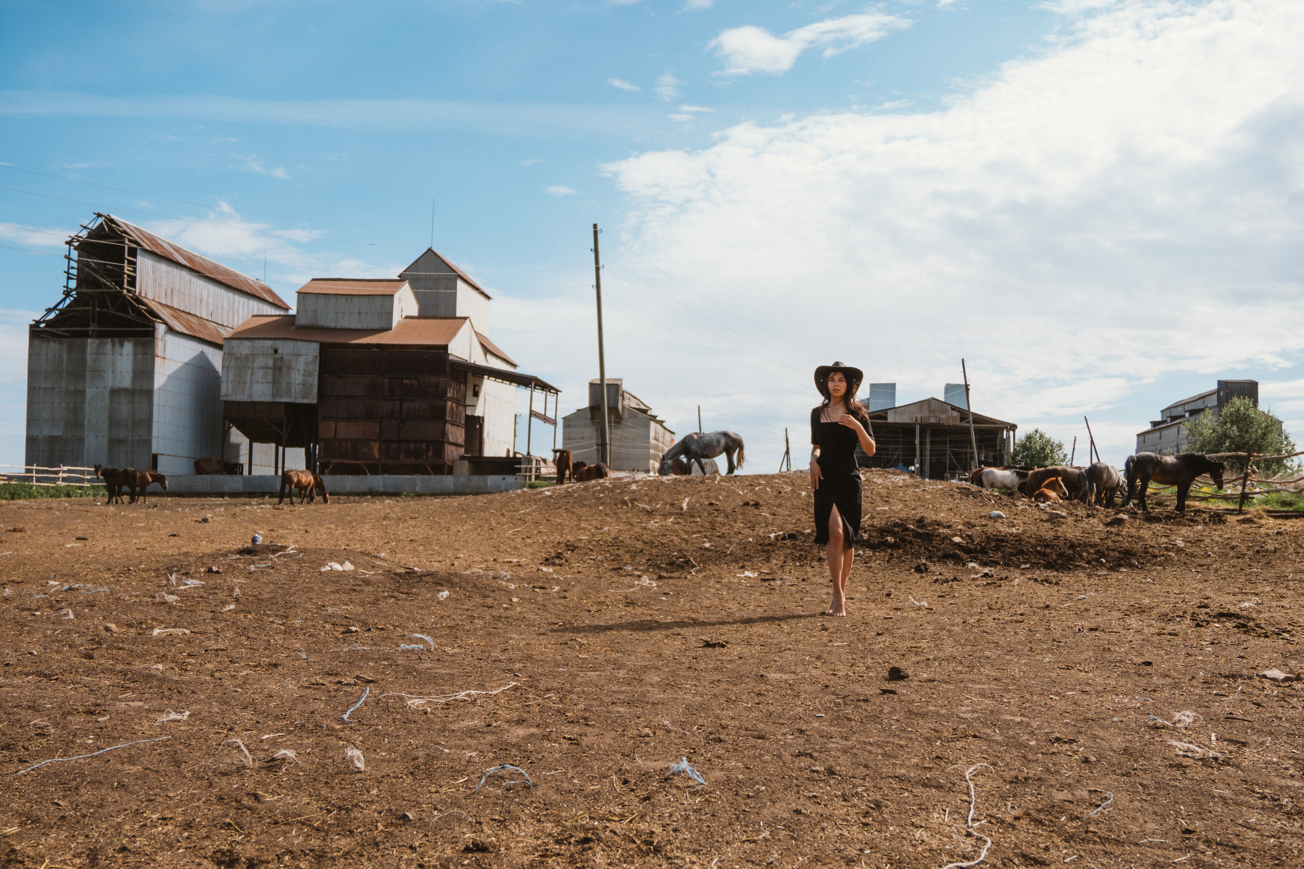 Софья и лошади. Портретный и семейный фотограф в Перми Мила Ульянова