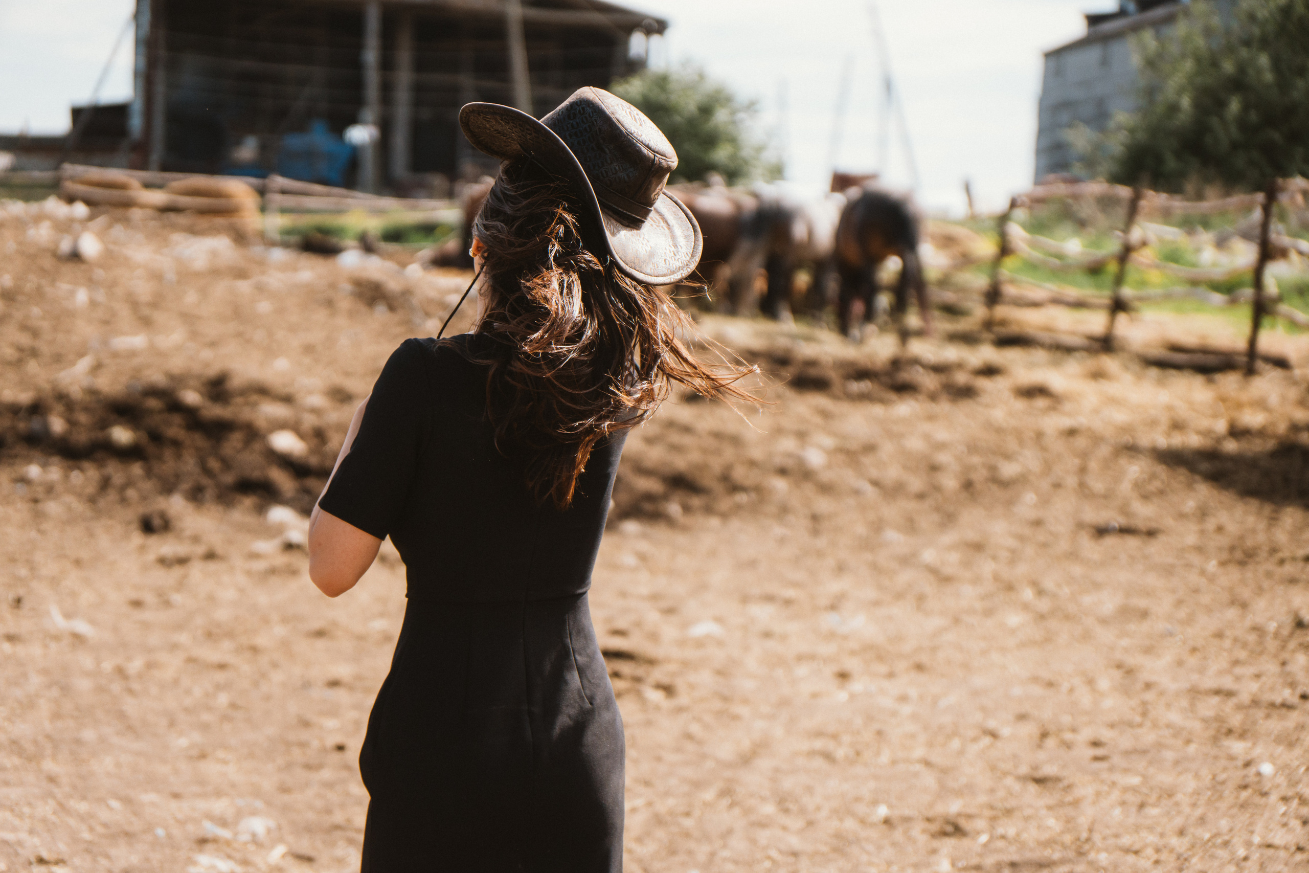 Софья и лошади. Портретный и семейный фотограф в Перми Мила Ульянова