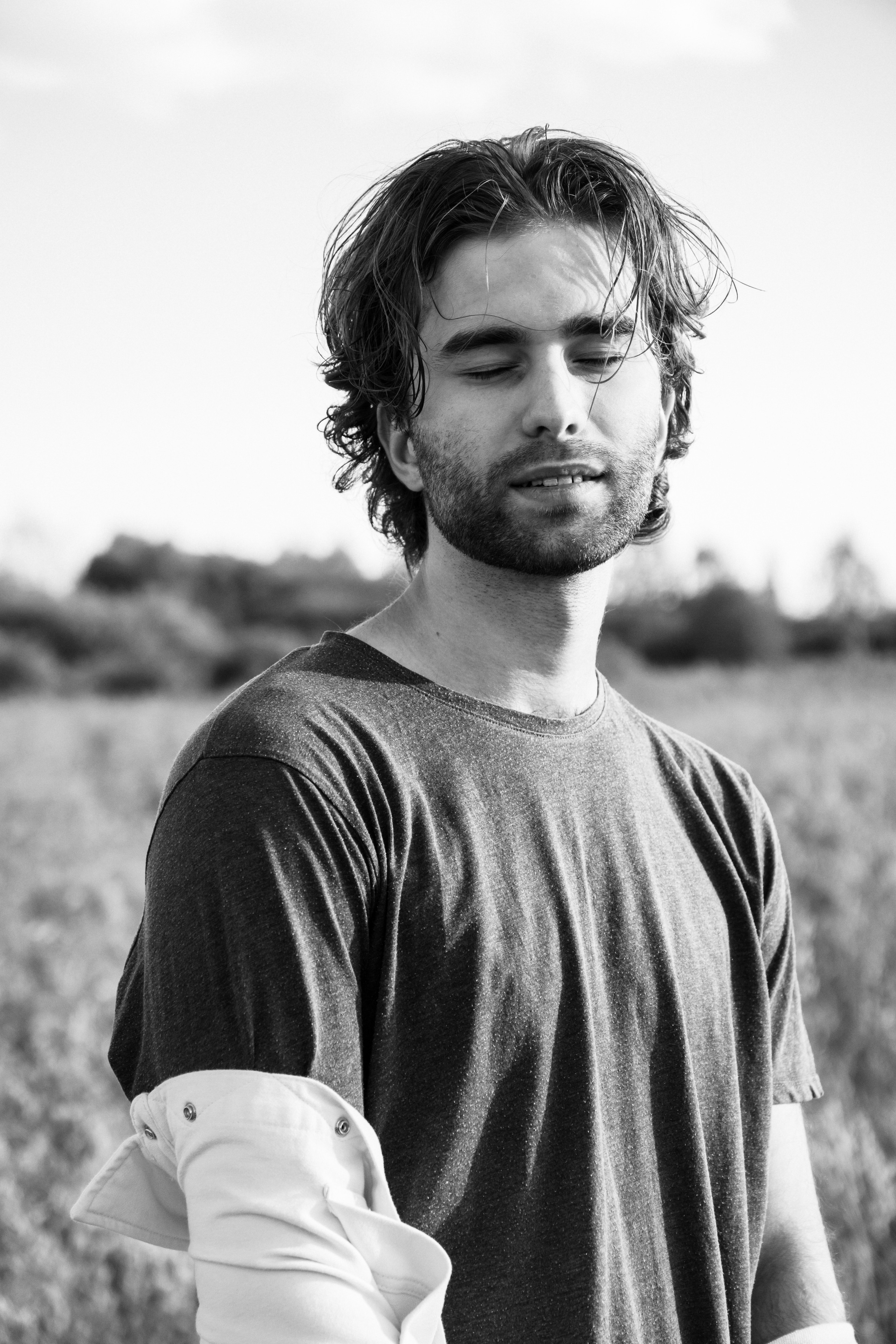 Иван и поле. Портретный и семейный фотограф в Перми Мила Ульянова