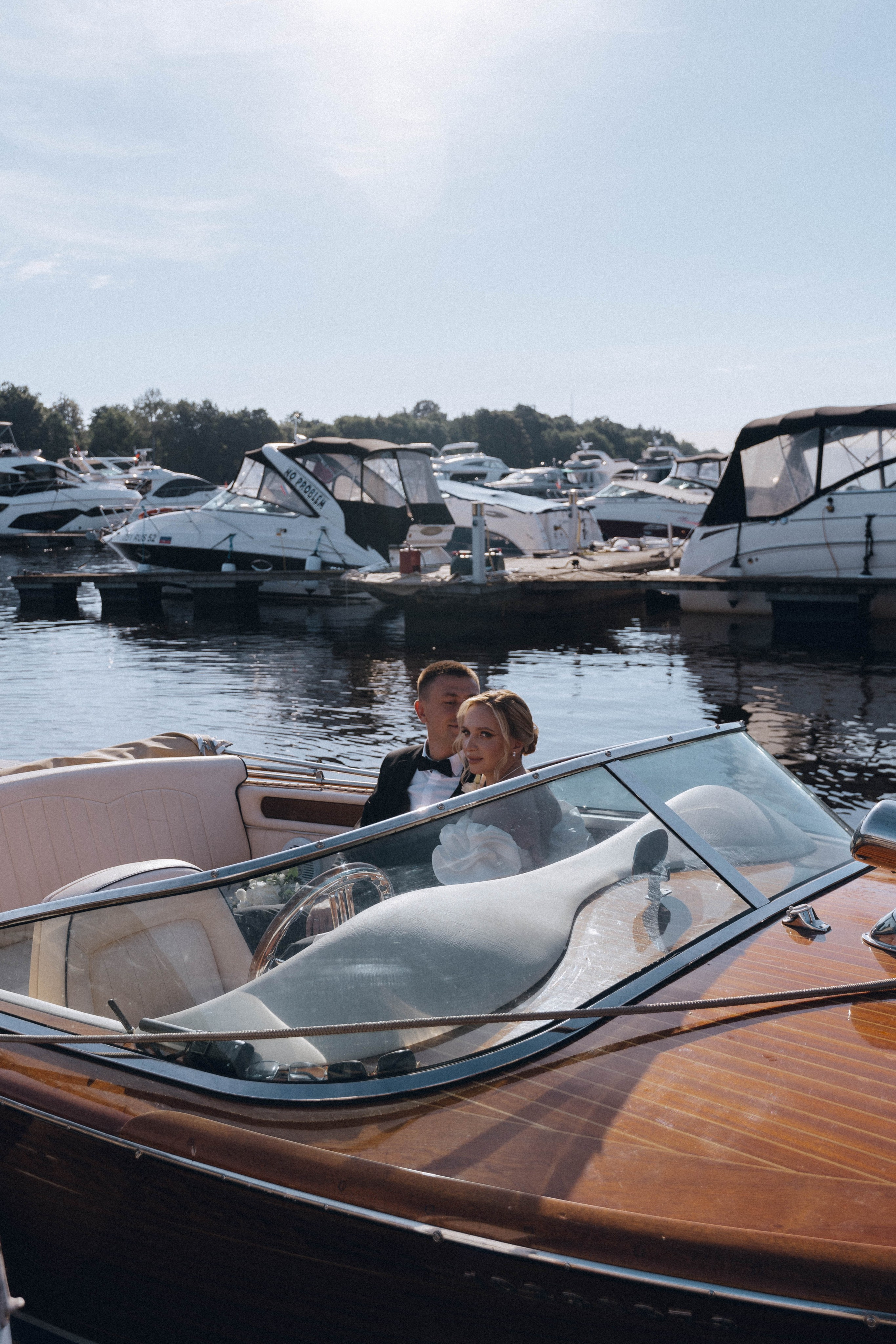 СВАДЕНБНАЯ СЬЕМКА НА КАТЕРЕ ПО КАНАЛАМ САНКТ-ПЕТЕРБУРГА И В АКВАТОРИИ НЕВЫ. Профессиональный фотограф, Санкт-Петербург — Виктория Богомолова