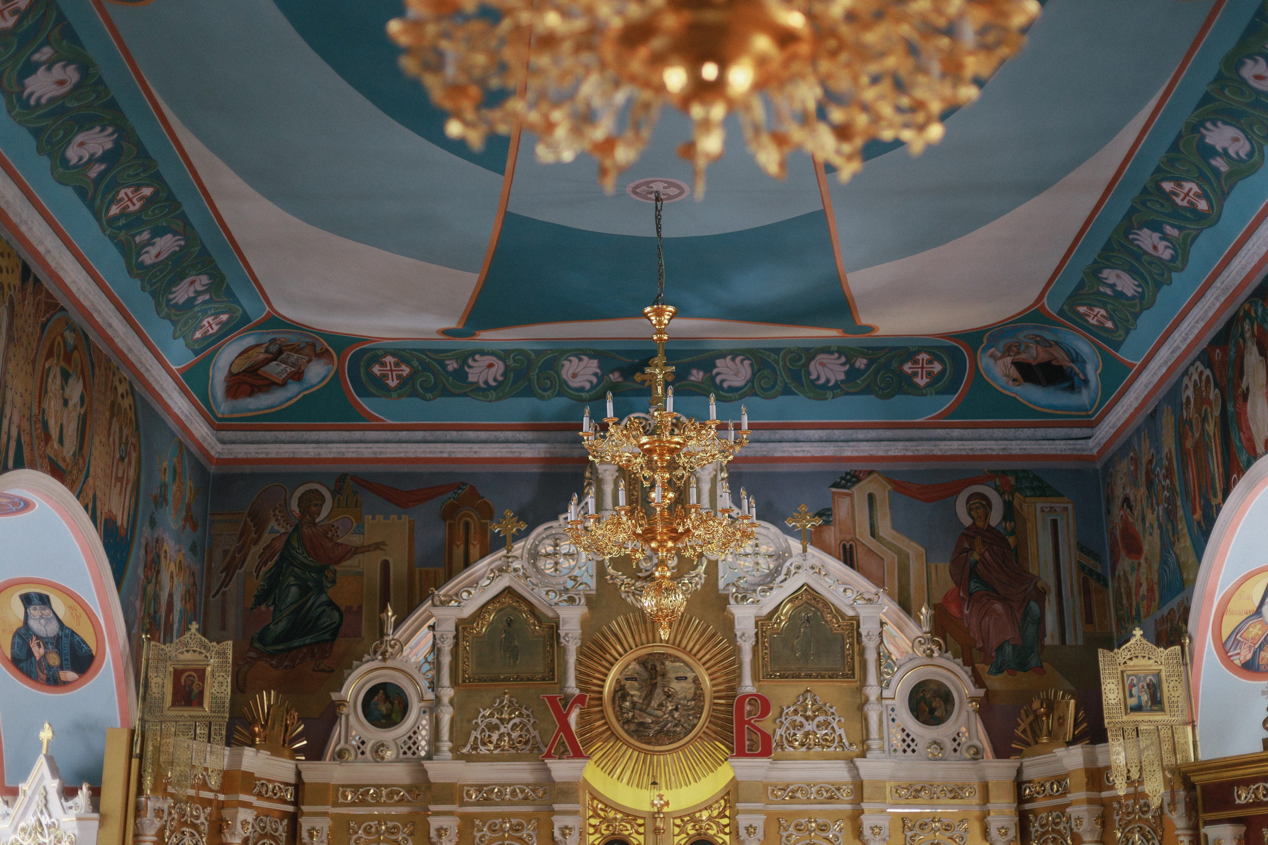 Она позировала на протяжении всего крещения. Свадебный фотограф Мироманов Николай в Крыму