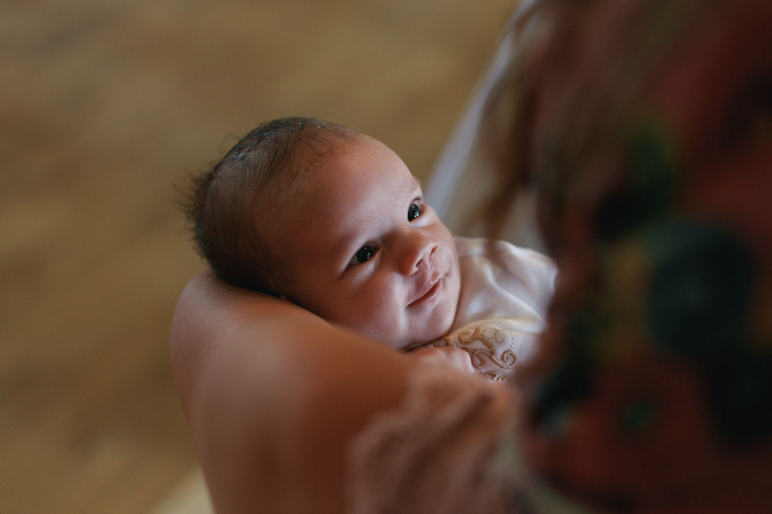 Она позировала на протяжении всего крещения. Свадебный фотограф Мироманов Николай в Крыму