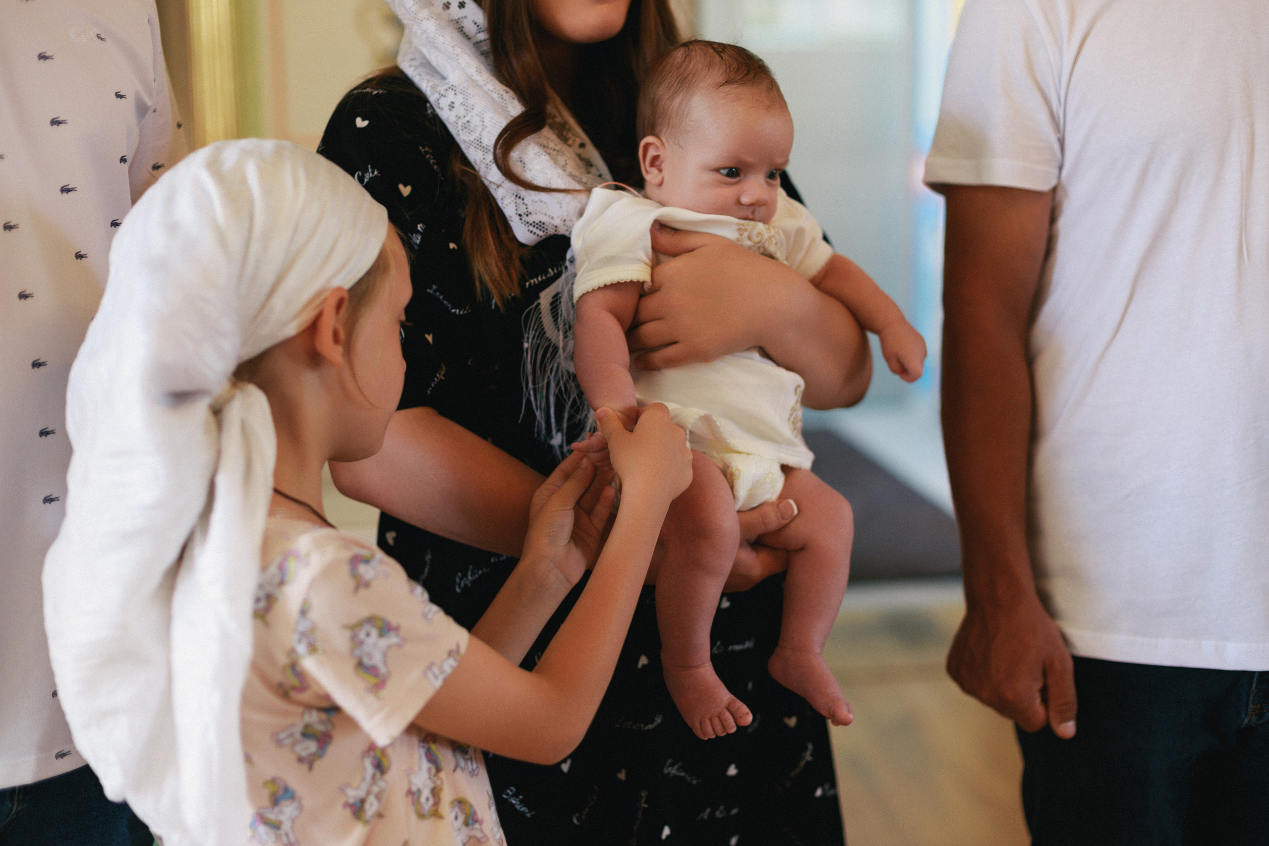 Она позировала на протяжении всего крещения. Свадебный фотограф Мироманов Николай в Крыму