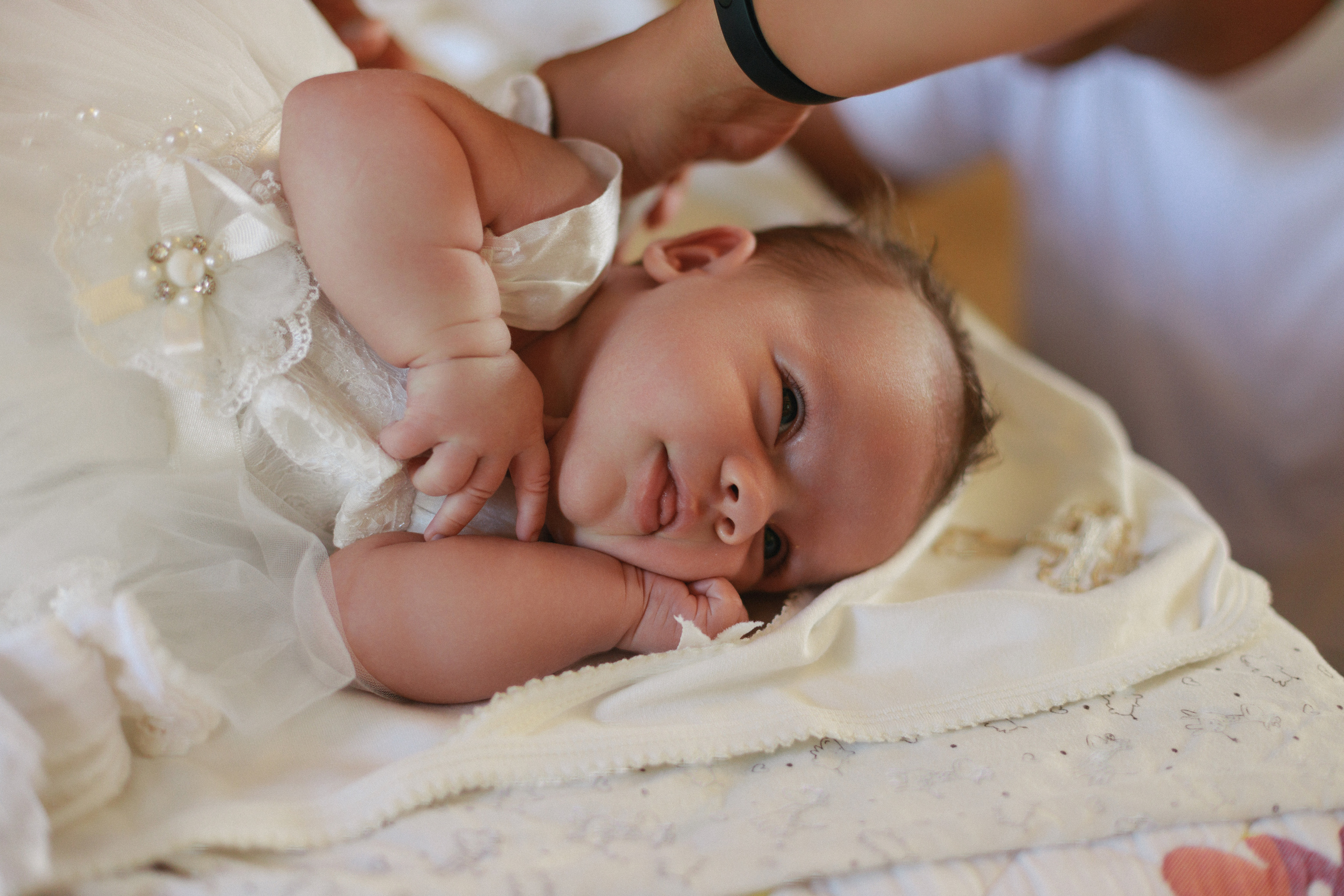 Она позировала на протяжении всего крещения. Свадебный фотограф Мироманов Николай в Крыму