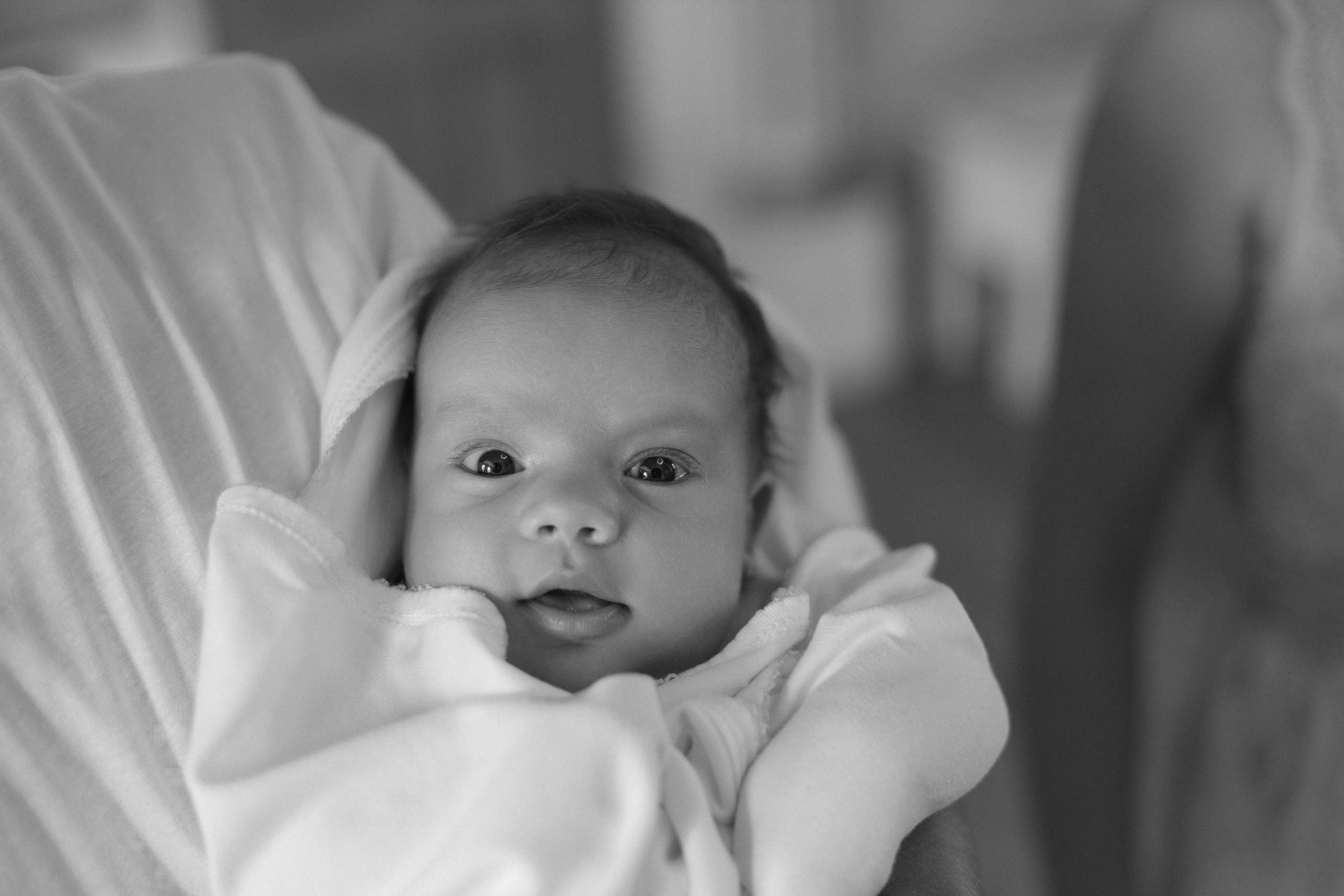 Она позировала на протяжении всего крещения. Свадебный фотограф Мироманов Николай в Крыму