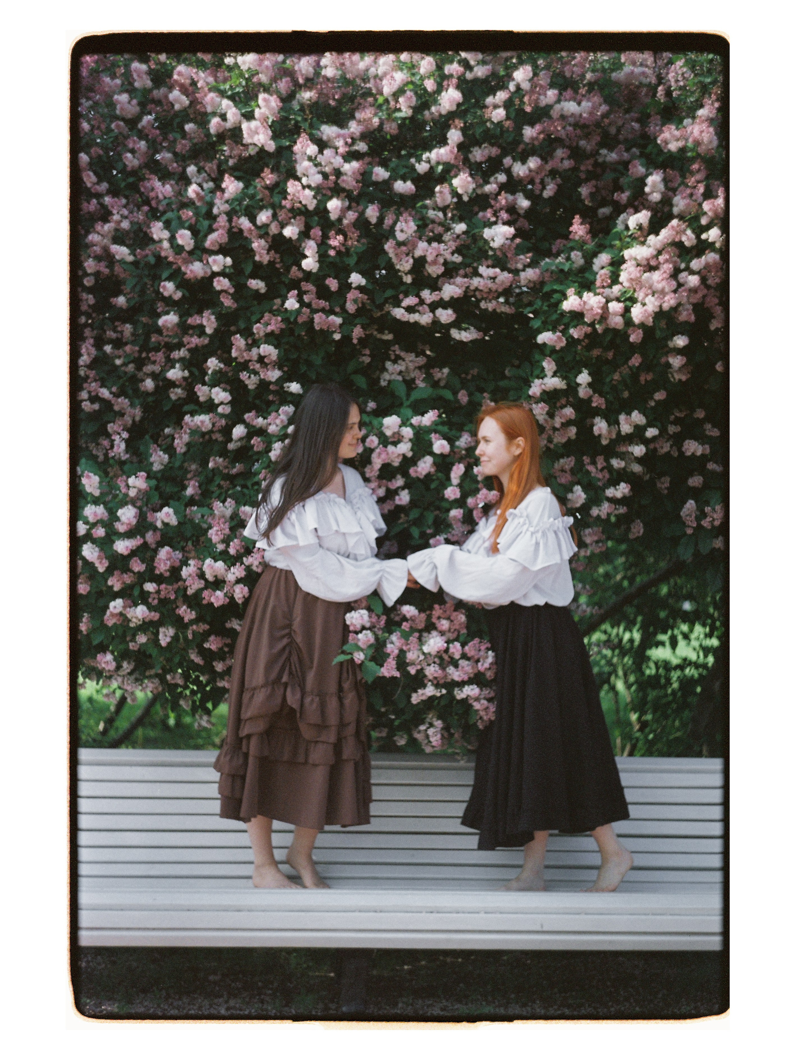 Фотосессия для подруг на плёнку 35 мм в Санкт-Петербурге. Светлана Гопанюк. Портретный фотограф. Санкт-Петербург. СПб