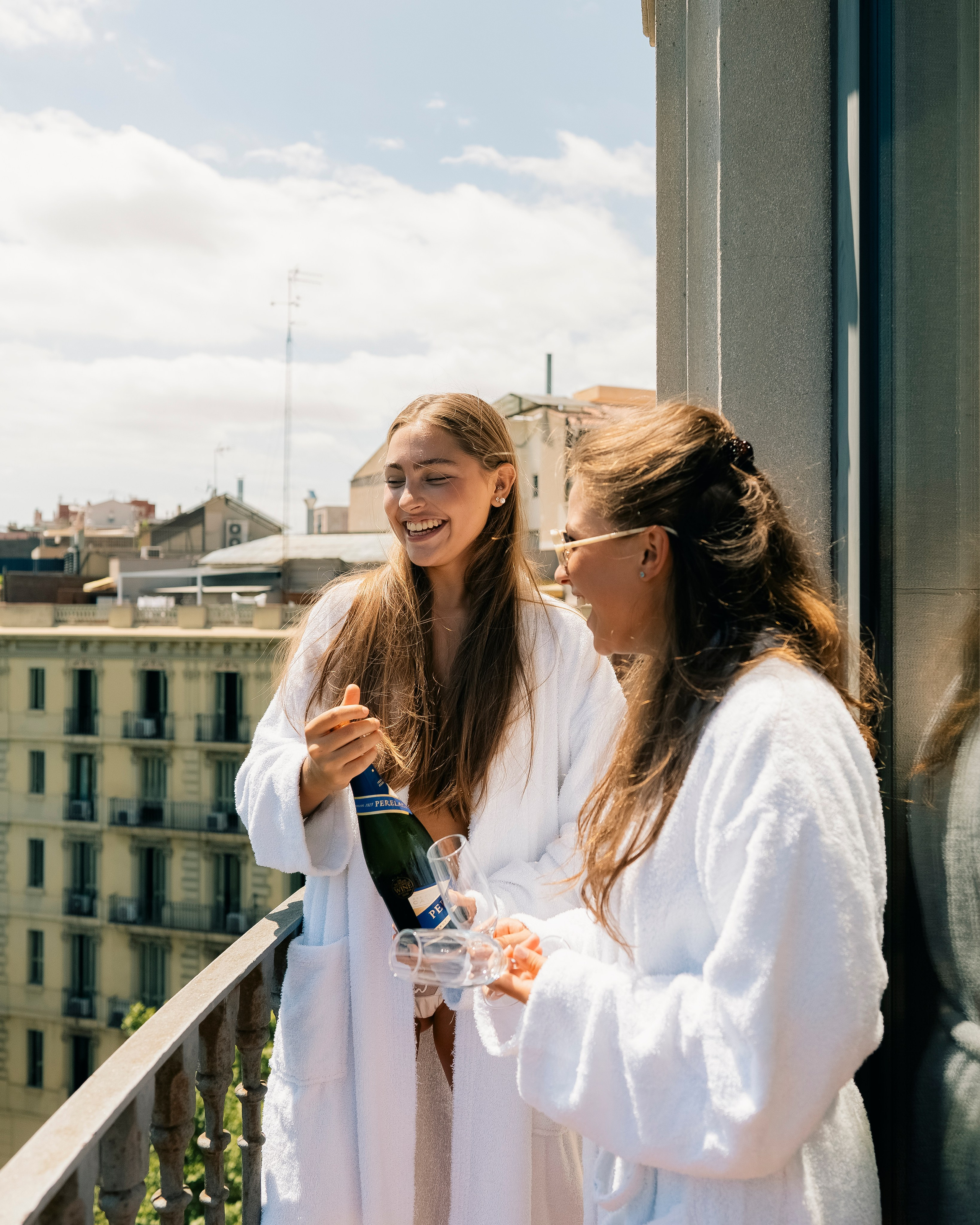 SONYA & LIZA | BARCELONA. Photographer Barcelona