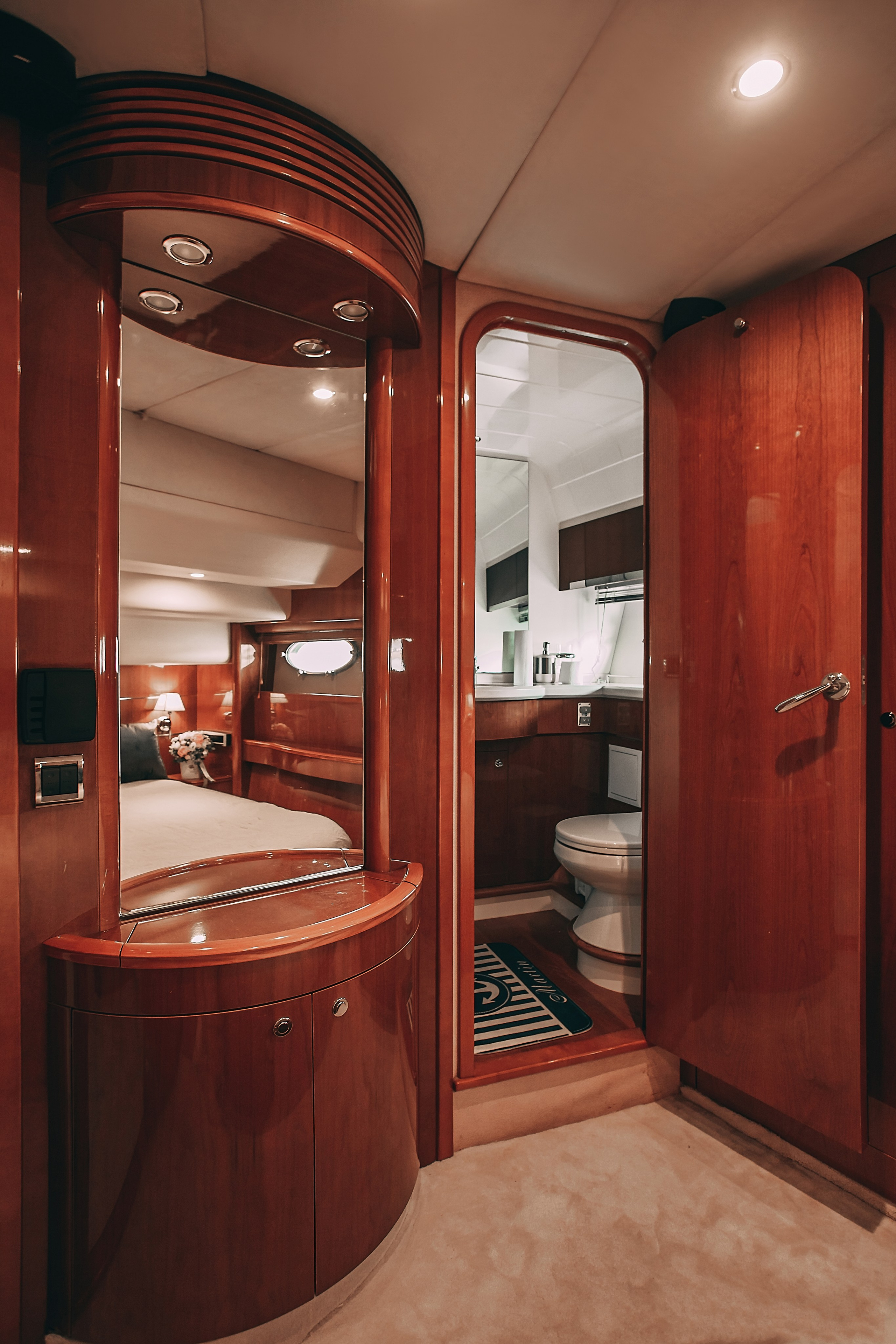 Яхта Princess 57 Esperanza. SPB Rent Boats|аренда катеров и теплоходов