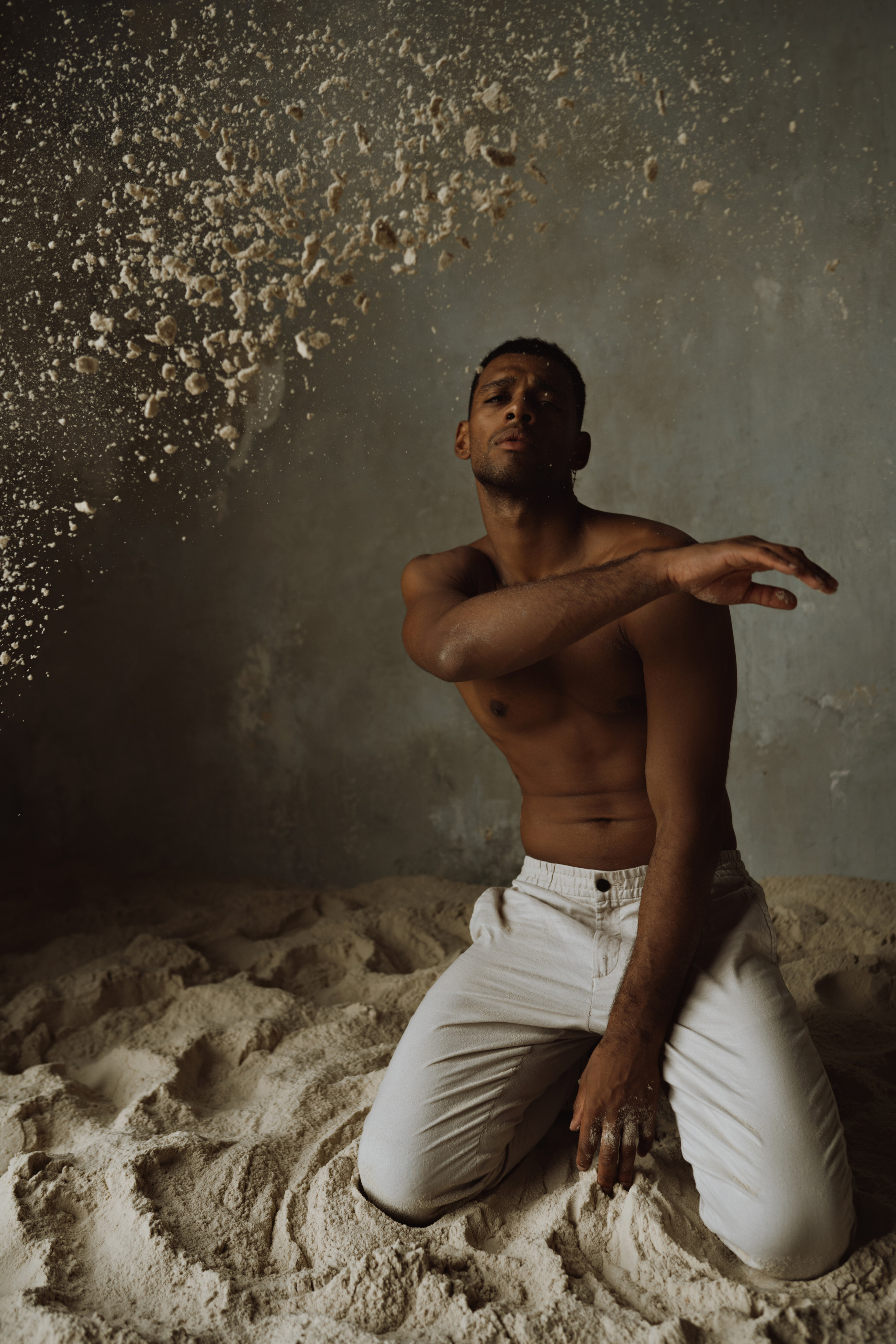 Давид. I am Diana, a portrait photographer. I take pictures around the world