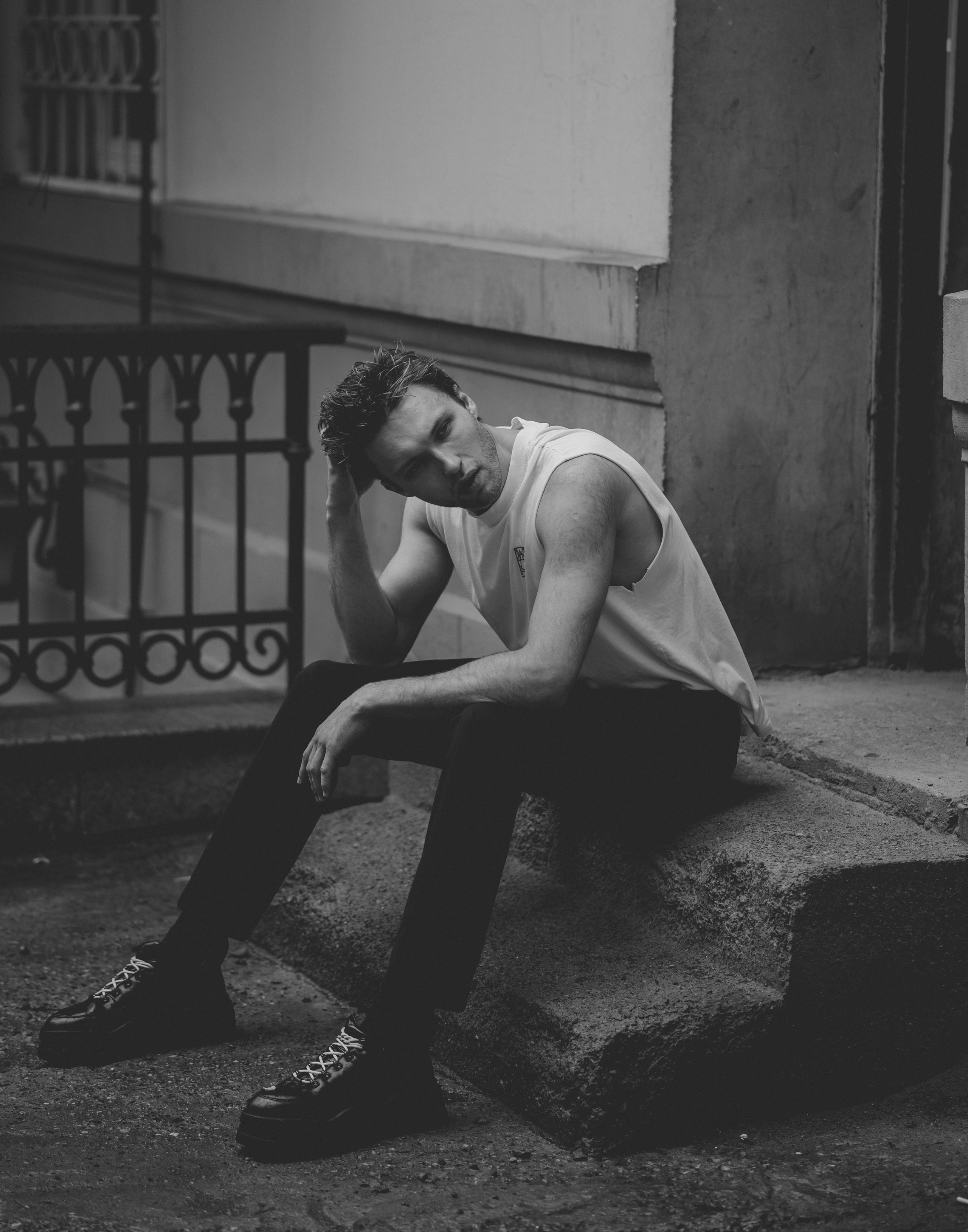 Ян. I am Diana, a portrait photographer. I take pictures around the world