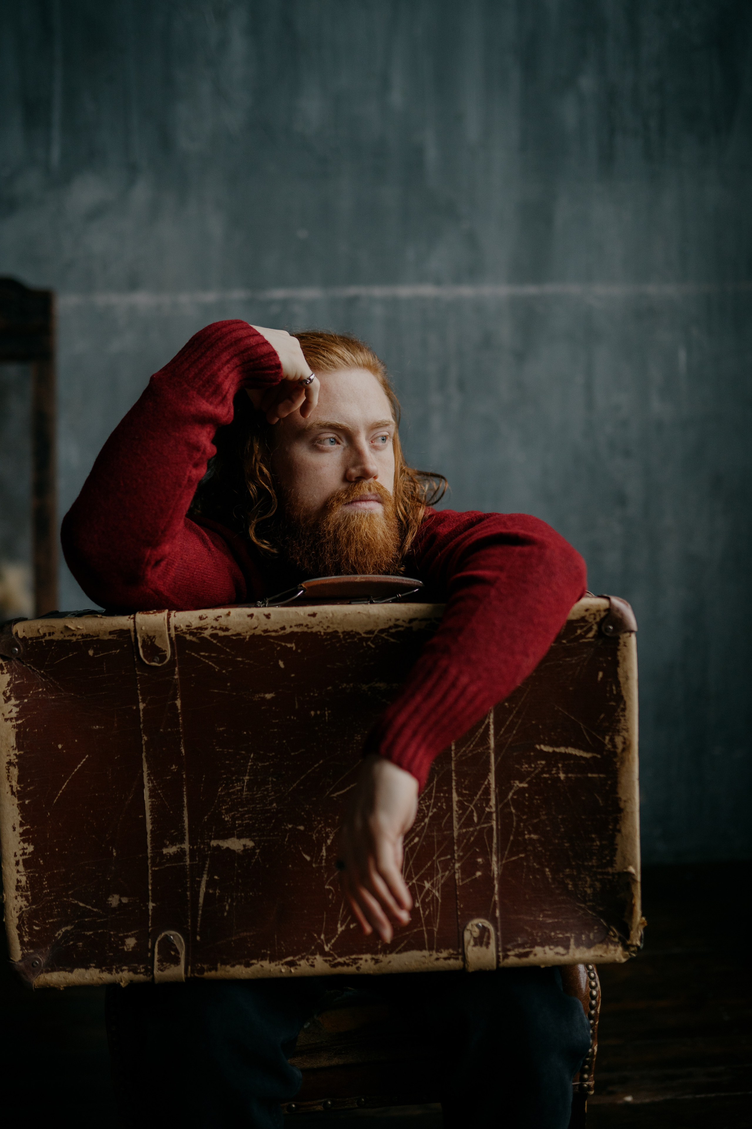 Данил. I am Diana, a portrait photographer. I take pictures around the world