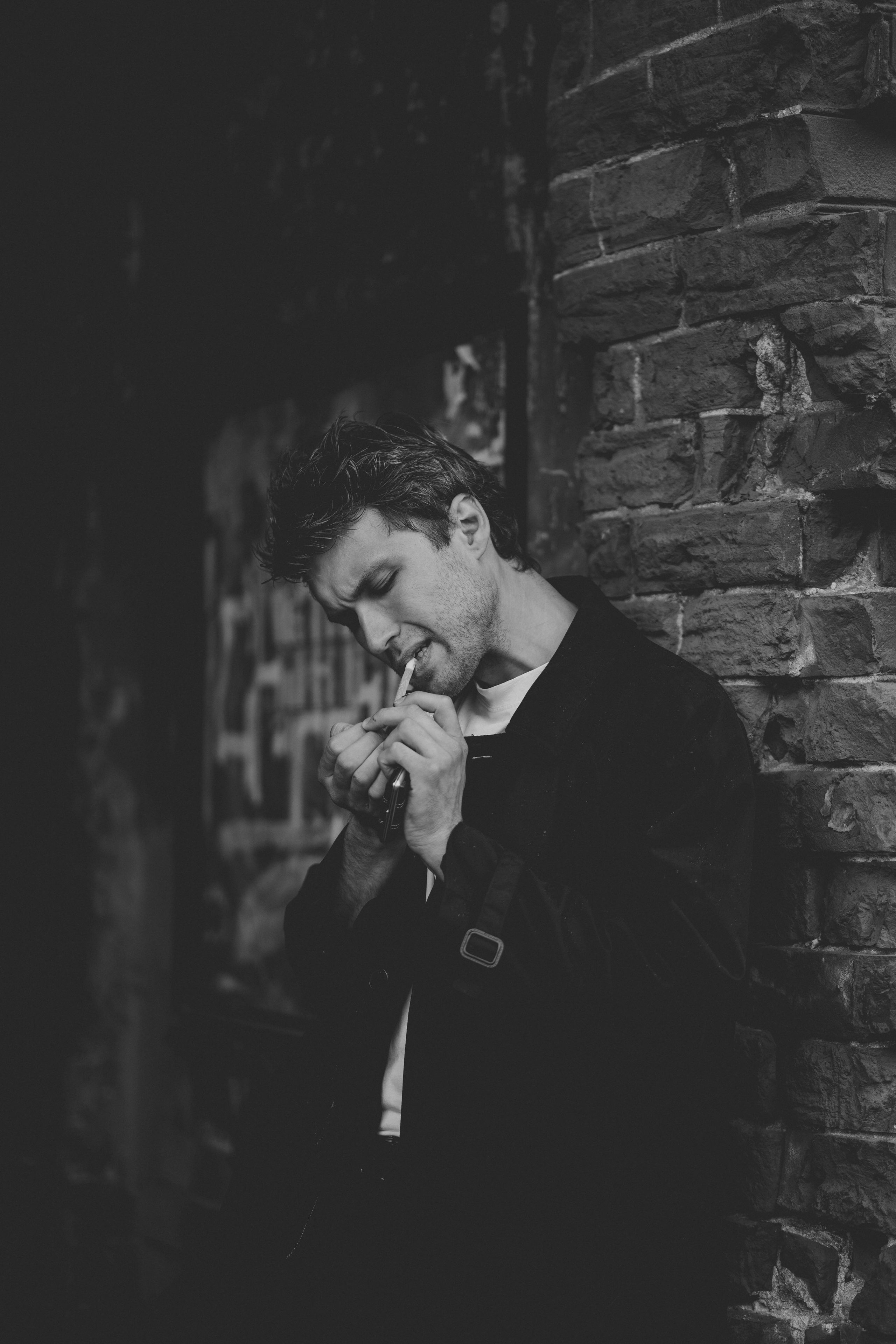 Ян. I am Diana, a portrait photographer. I take pictures around the world