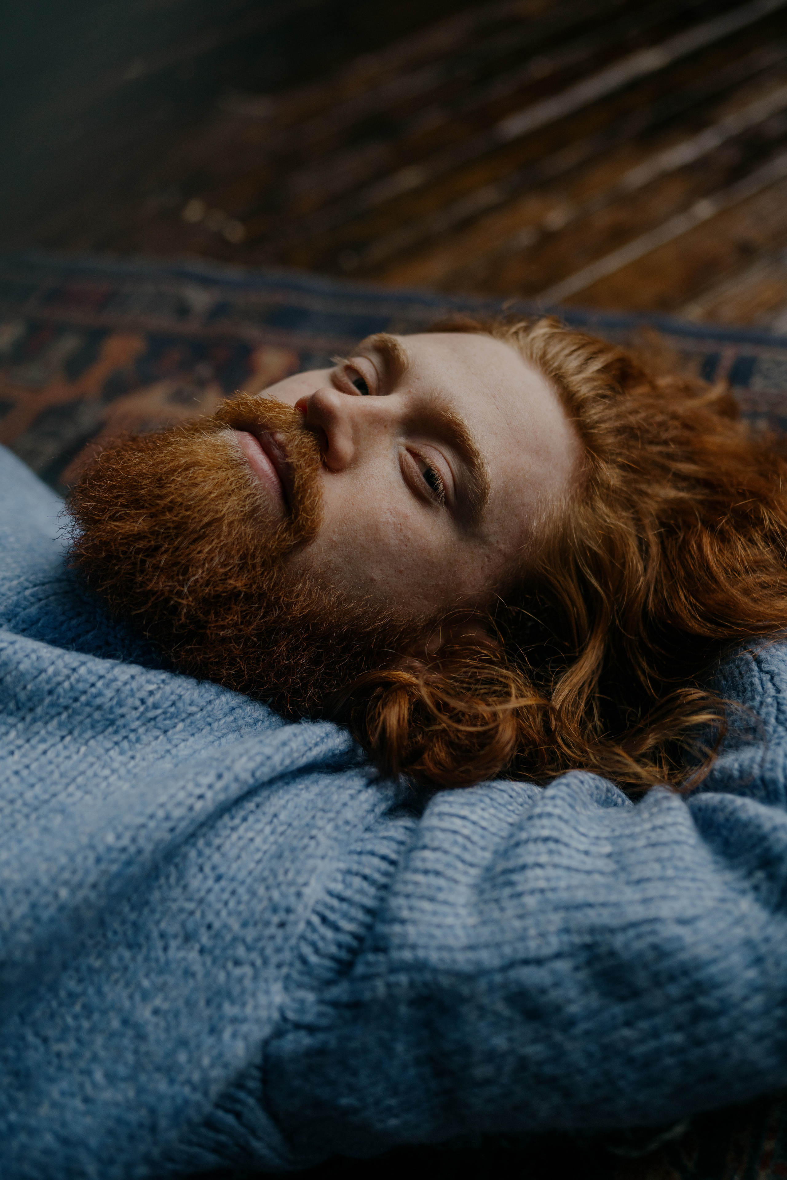 Данил. I am Diana, a portrait photographer. I take pictures around the world