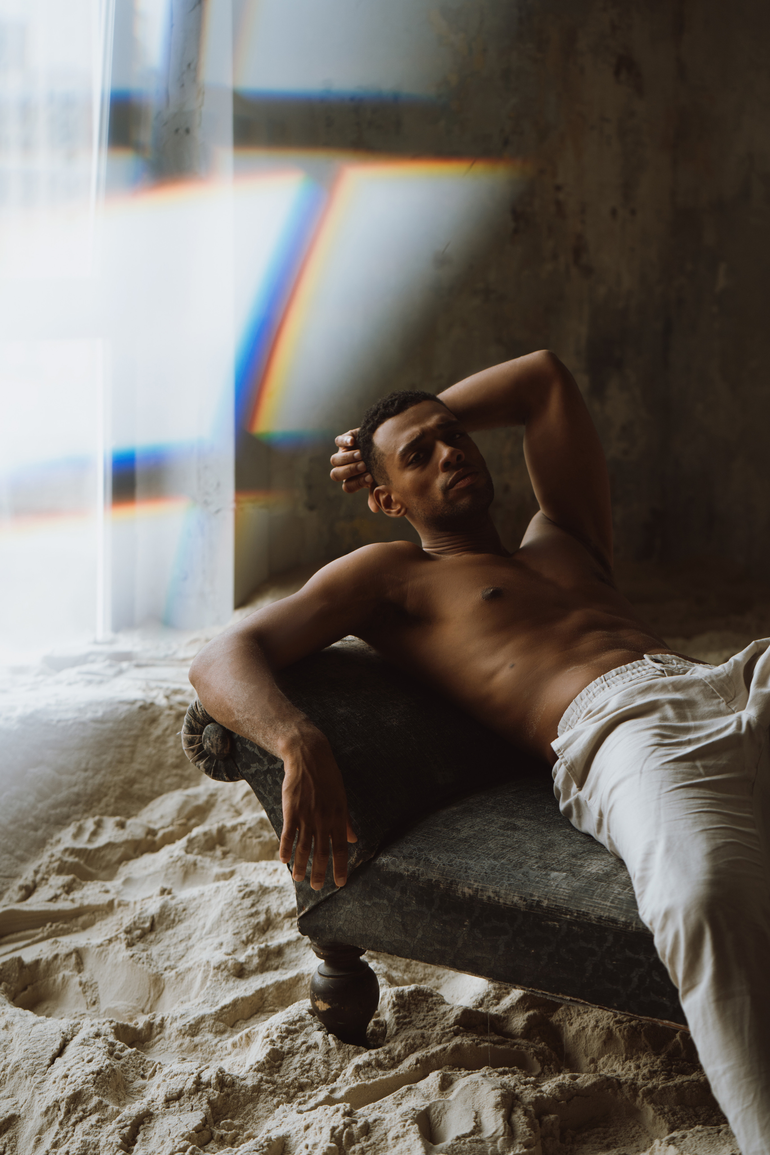 Давид. I am Diana, a portrait photographer. I take pictures around the world