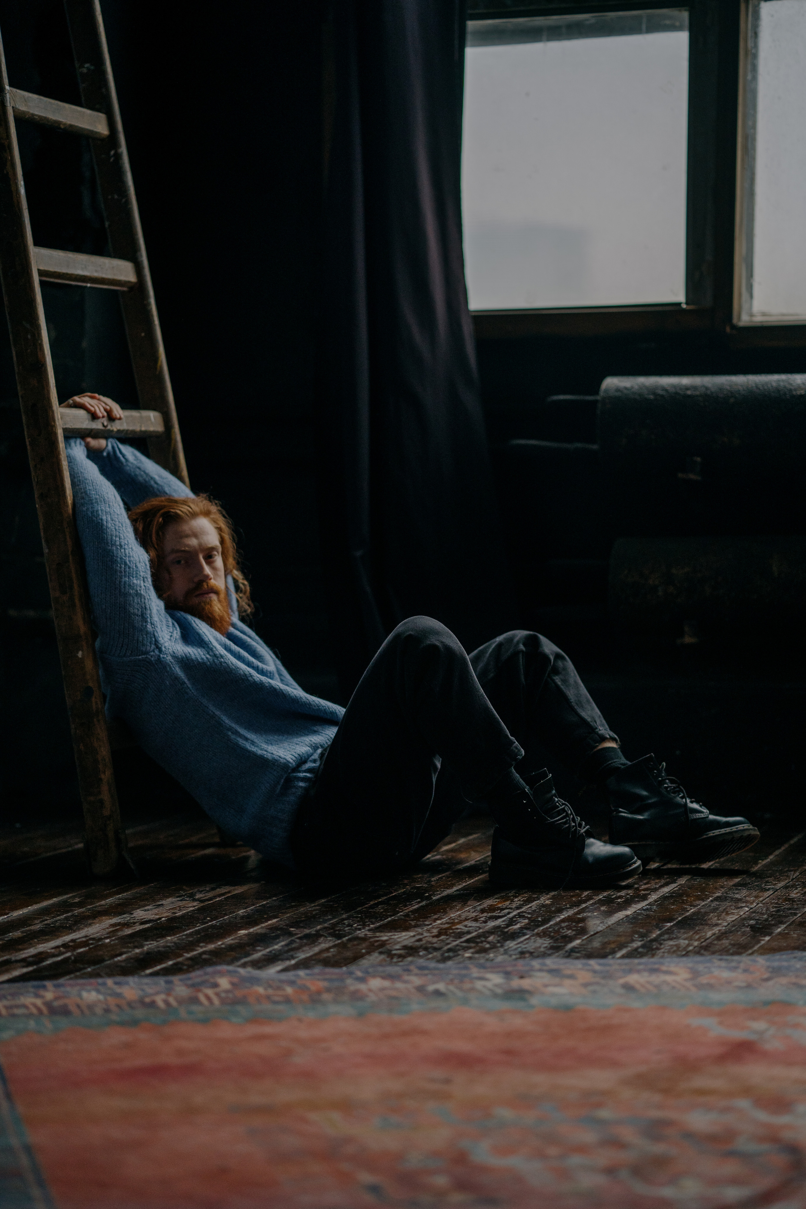 Данил. I am Diana, a portrait photographer. I take pictures around the world