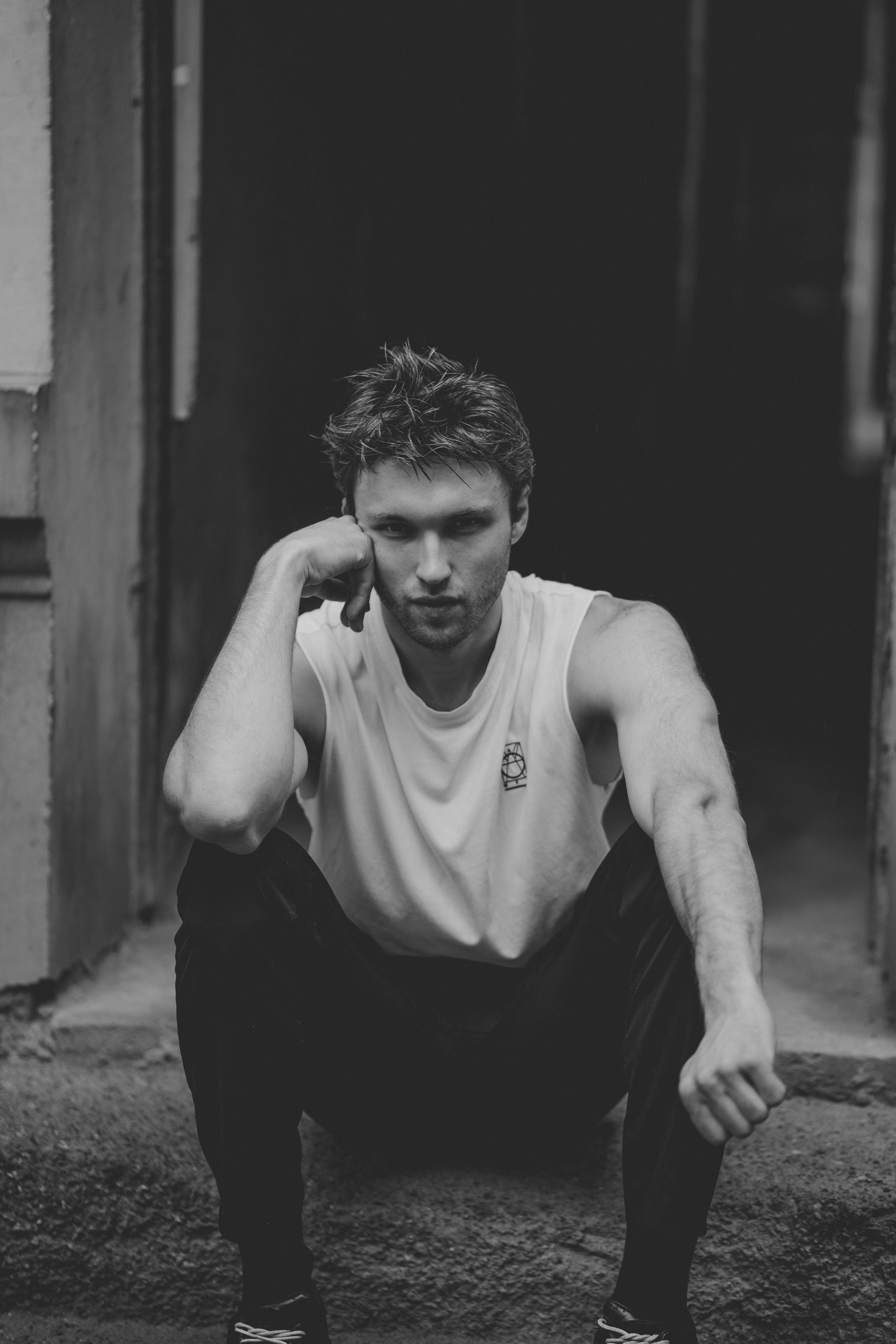 Ян. I am Diana, a portrait photographer. I take pictures around the world