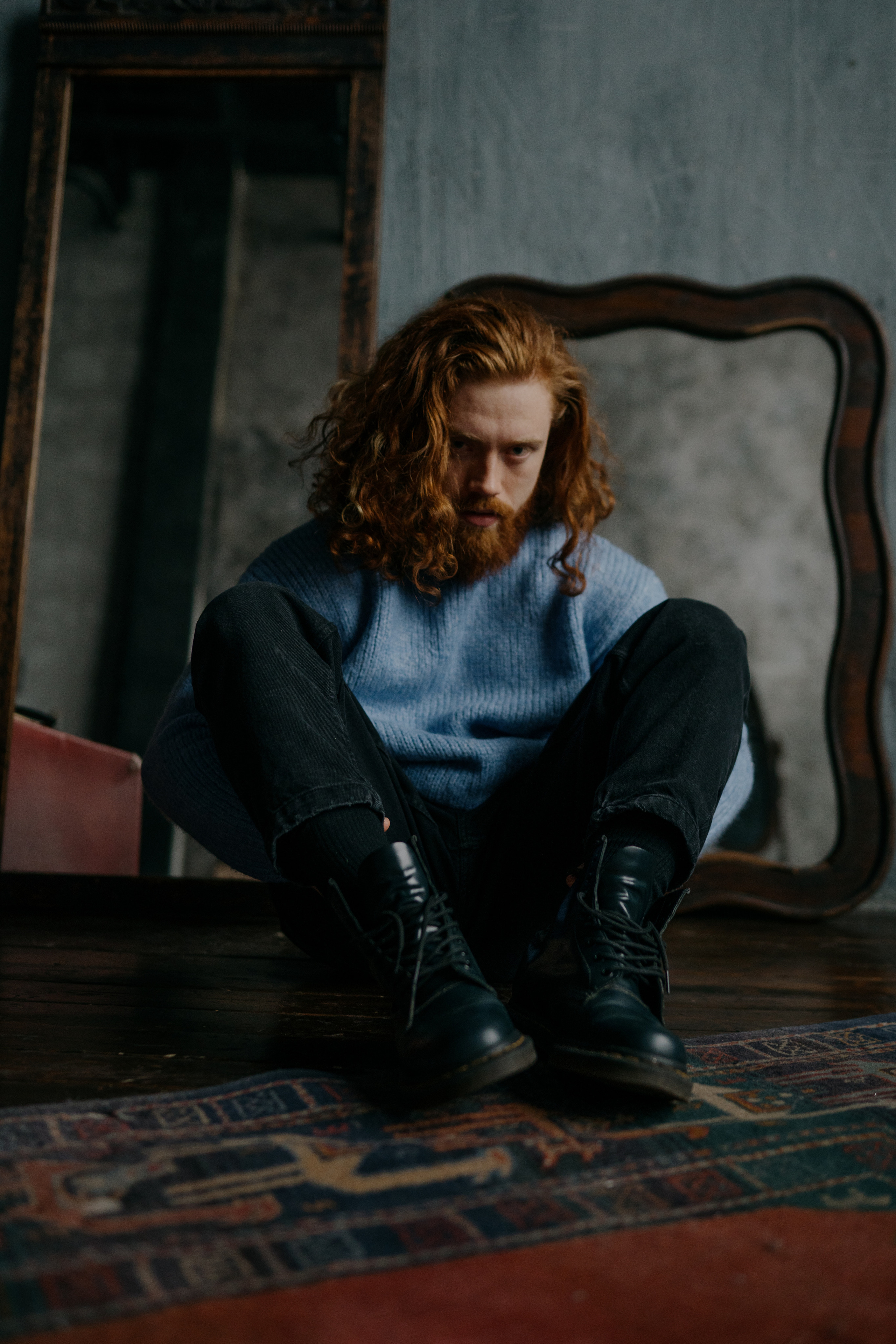 Данил. I am Diana, a portrait photographer. I take pictures around the world