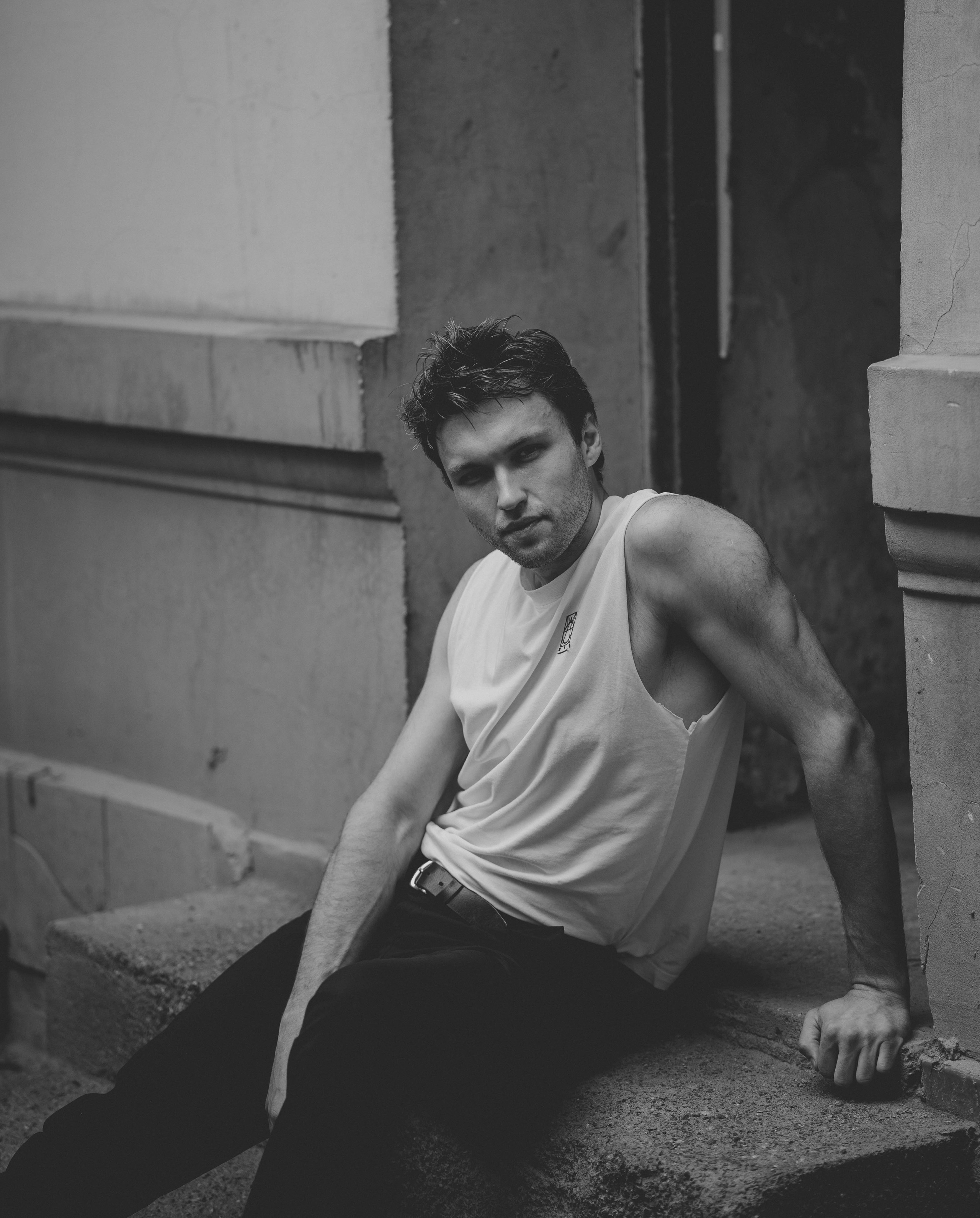 Ян. I am Diana, a portrait photographer. I take pictures around the world