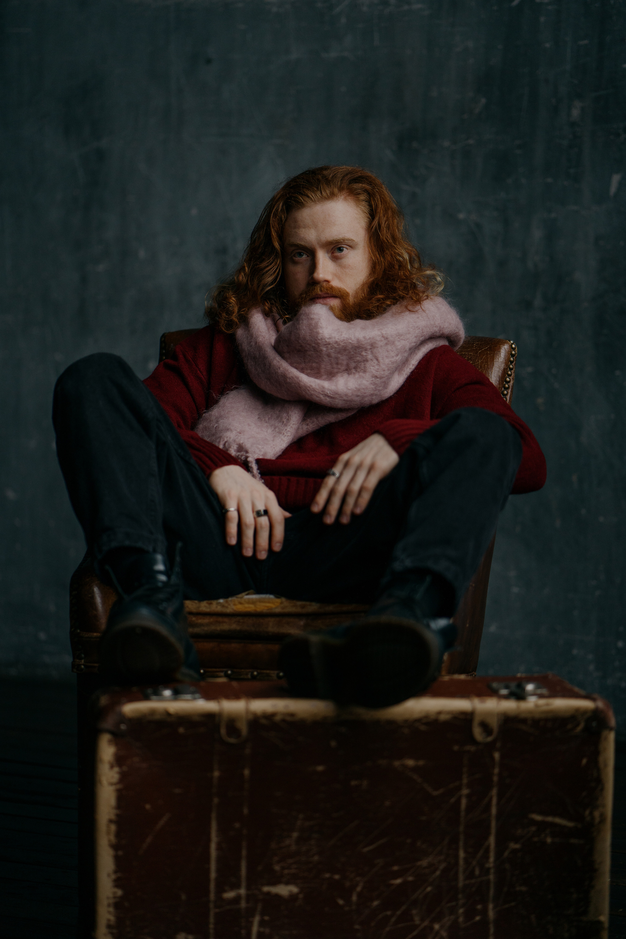 Данил. I am Diana, a portrait photographer. I take pictures around the world